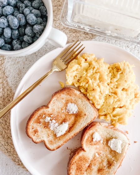 Farm fresh eggs, toast with lots of butter & berries, oh my! 🫐🍳🍞 The only thing I love more than a yummy, hearty breakfast is my blush pink dishes 🩷

#LTKstyletip #LTKhome #LTKsalealert