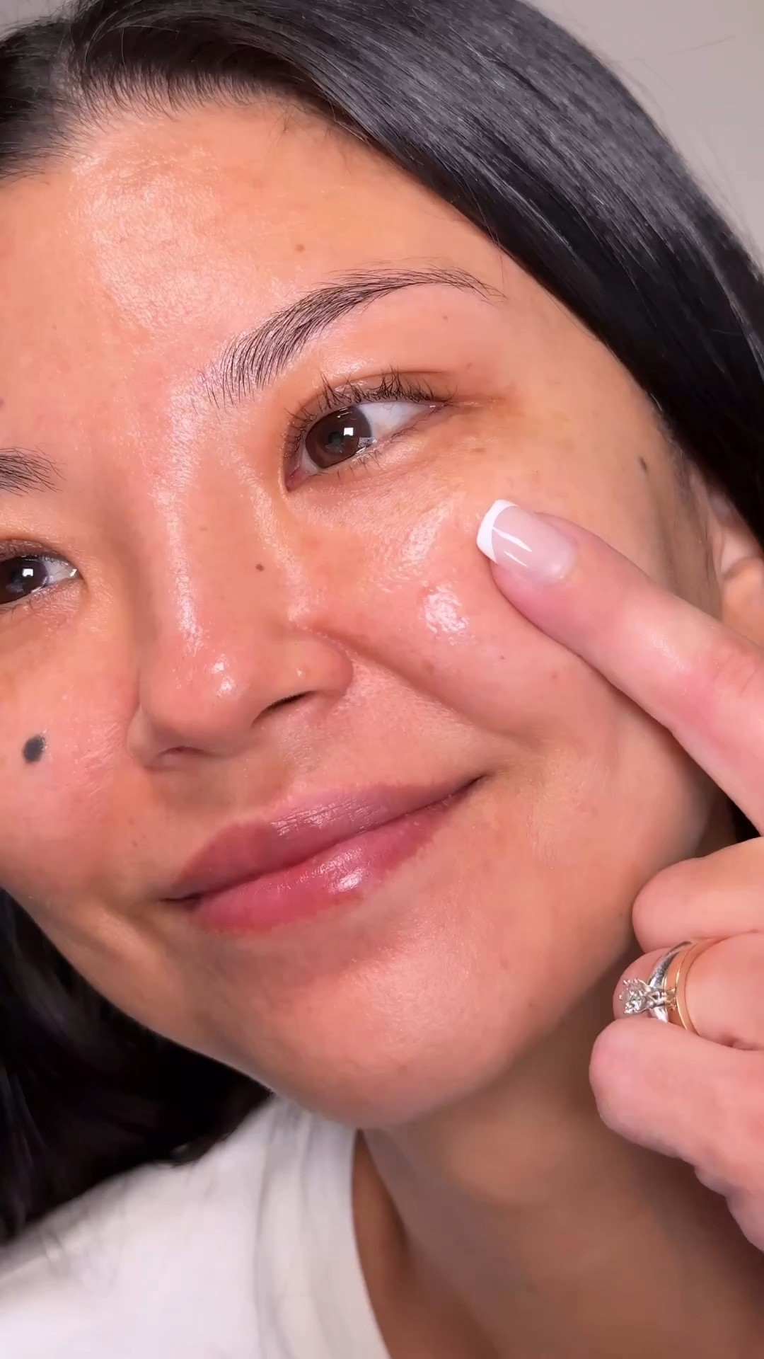 Indulgent textures. High-performing botanicals. A ritual your skin actually feels.
This is my complete five-step routine-designed to drench skin in moisture, support a healthy glow, and turn everyday skincare into a moment of care.
From cleansing to lips, every step is intentional, comforting, and effective.
@sorellaapothecary makes skincare that feels as good as it performs-and this is one ritual worth investing in.
#sorellaapothecary #skincareritual
#hydratingskincare #glowingskin #ad

#LTKselfcare #LTKBeauty #LTKOver40