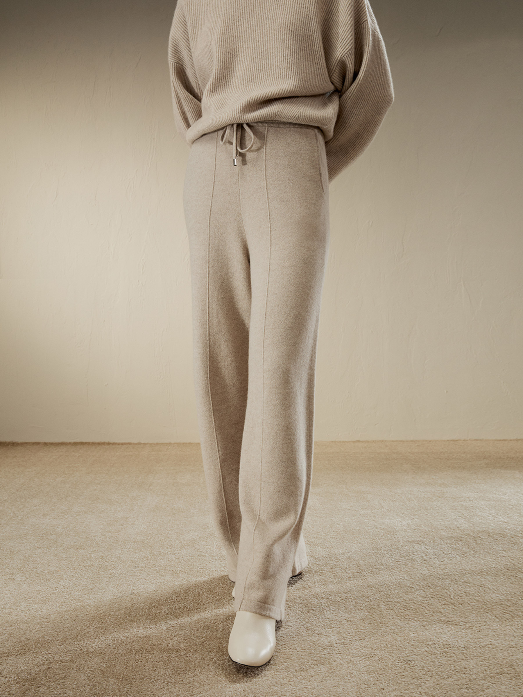 Fluid Cashmere Sweatpants | LilySilk