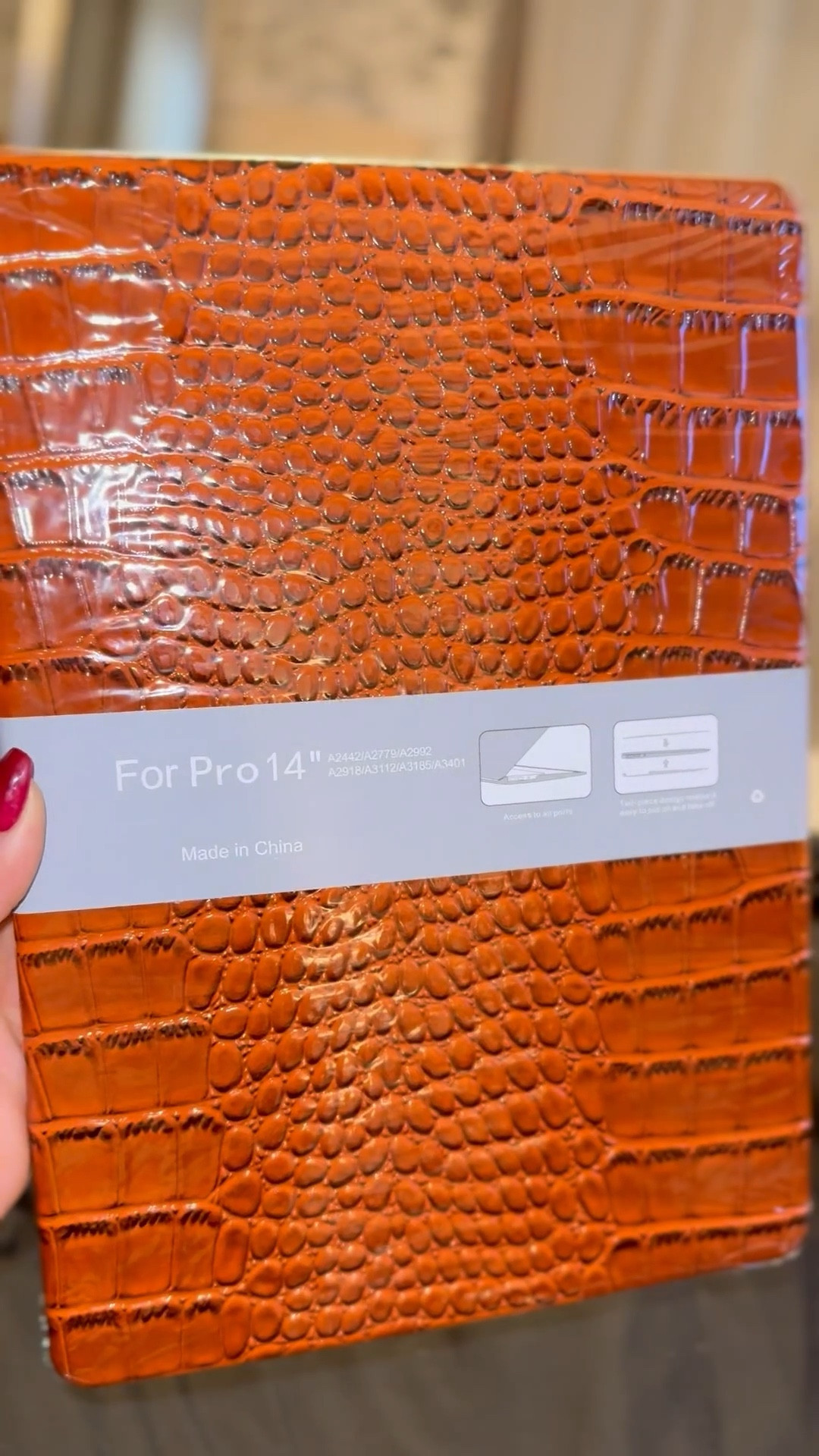 My new laptop case for my MacBook Pro 14 🤗 I needed a refresh...Love the color, design, and texture! 

Tech Accessories | Apple | Laptop Accessories 

#LTKGiftGuide #LTKFindsUnder50