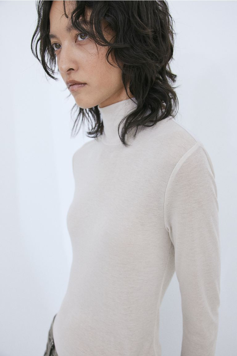 Turtleneck top - Light beige - Ladies | H&M GB | H&M (UK, MY, IN, SG, PH, TW, HK)