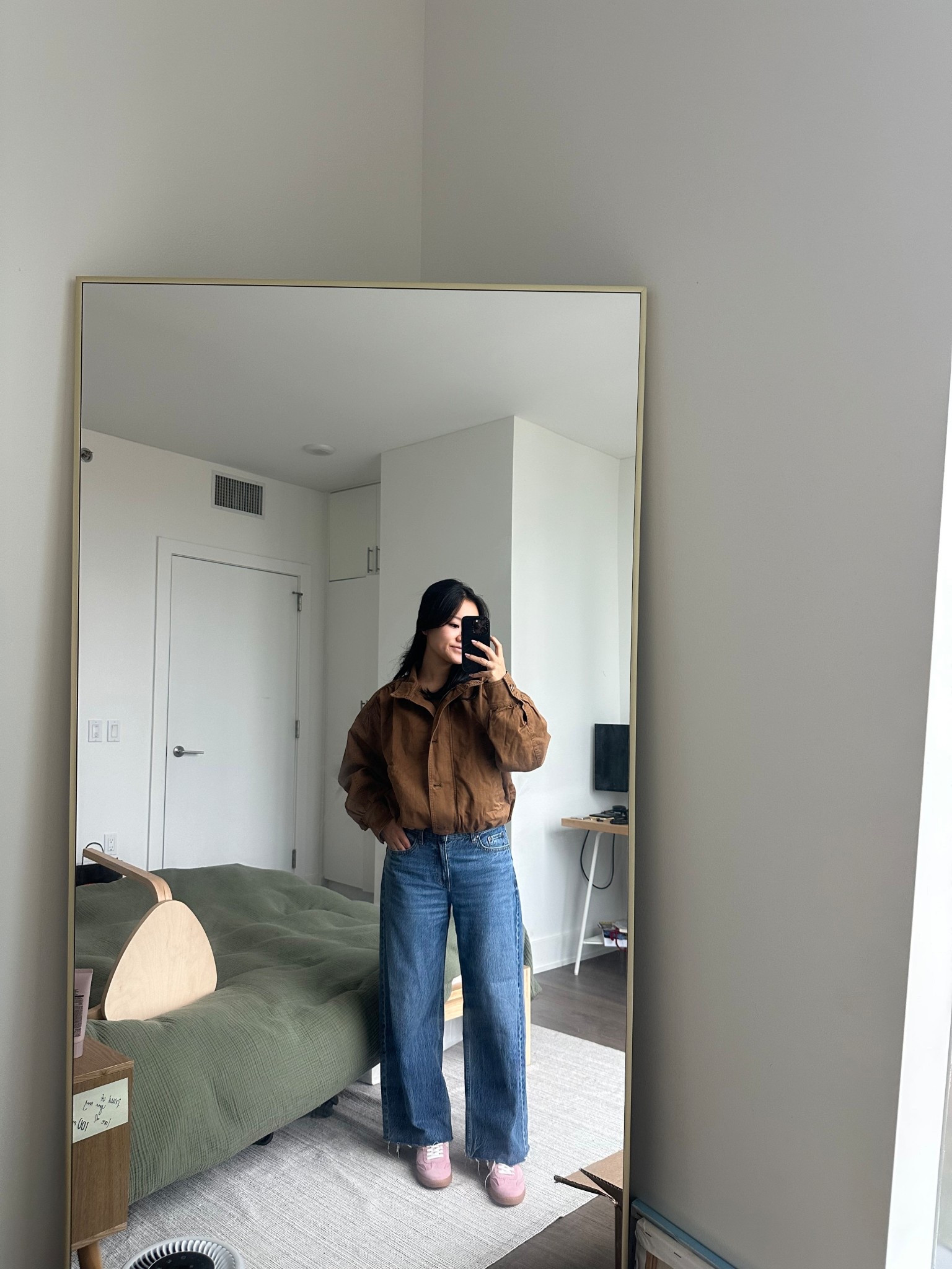 LOW RISE ULTRA LOOSE in size 26 x short and color MEDIUM WASH