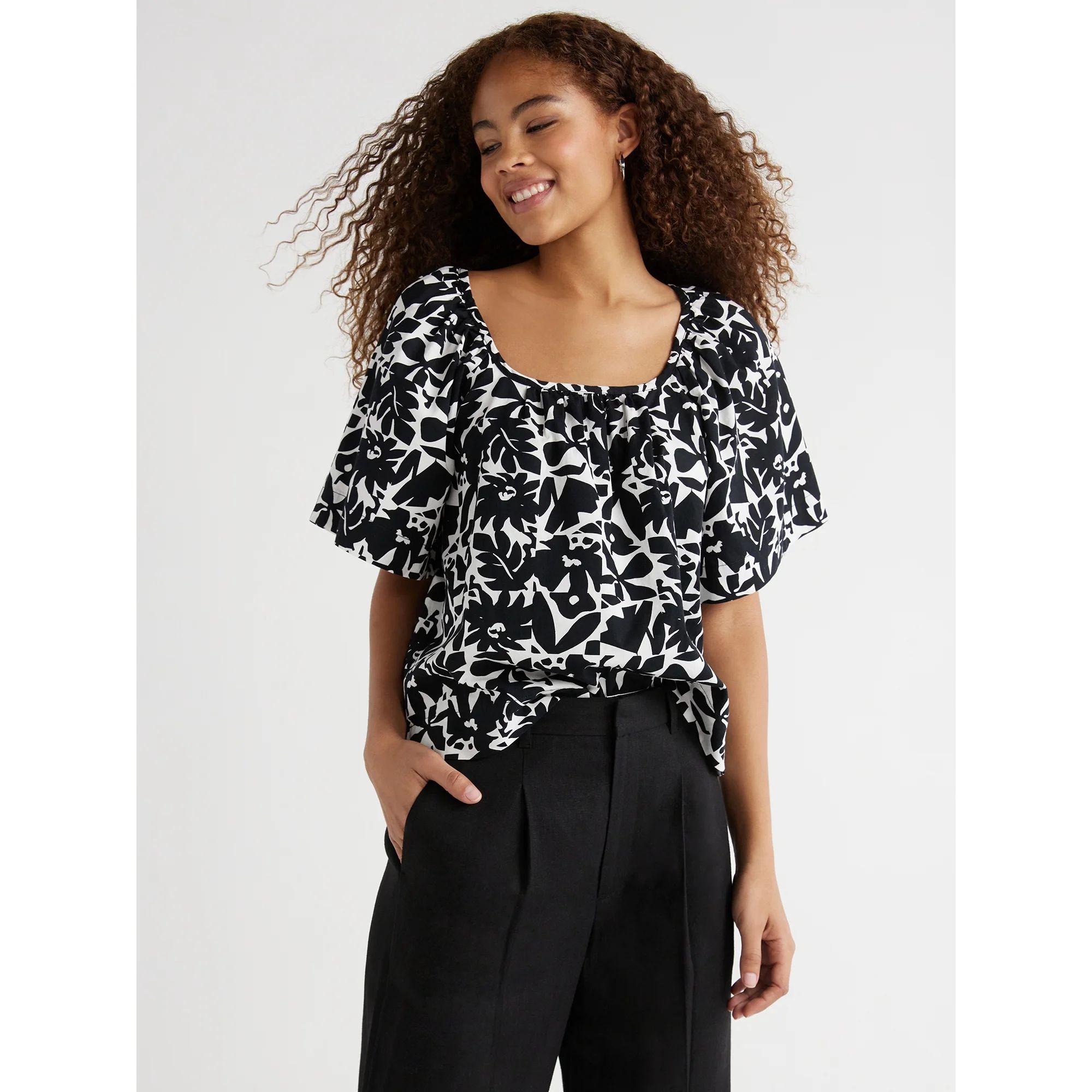 Free Assembly Women’s Square Neck Top with Short Sleeves, Sizes XS-XXL | Walmart (US)