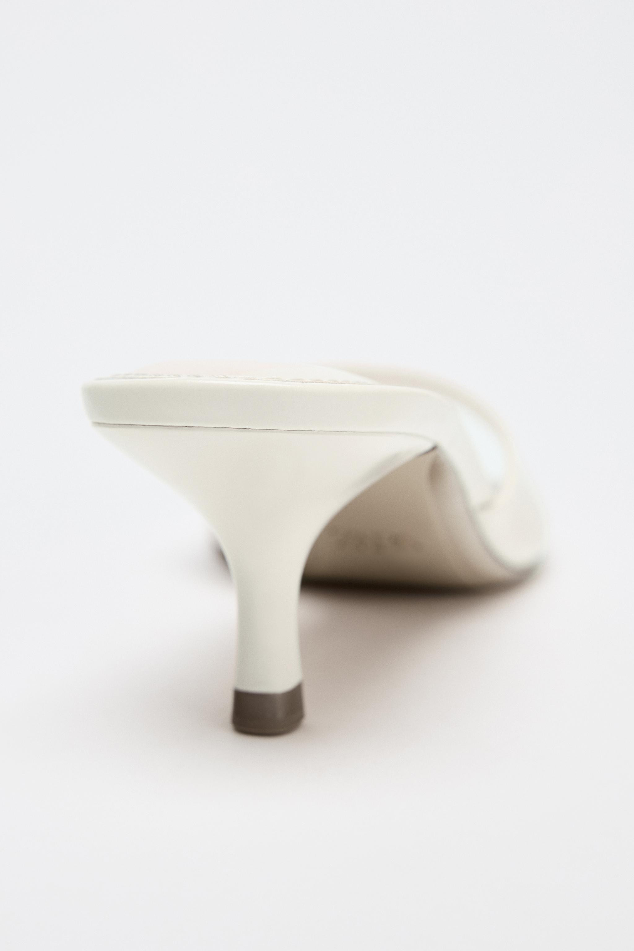 PANTOLETTE IN LACKOPTIK Weiß Schwarz | Zara DE