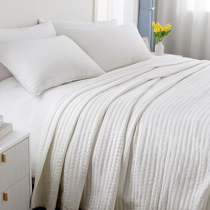 King Quilt Set – 104"x90" Soft Washed 3-Layer Lightweight Bedspread with Multi-Lock Quilting, M... | Amazon (US)