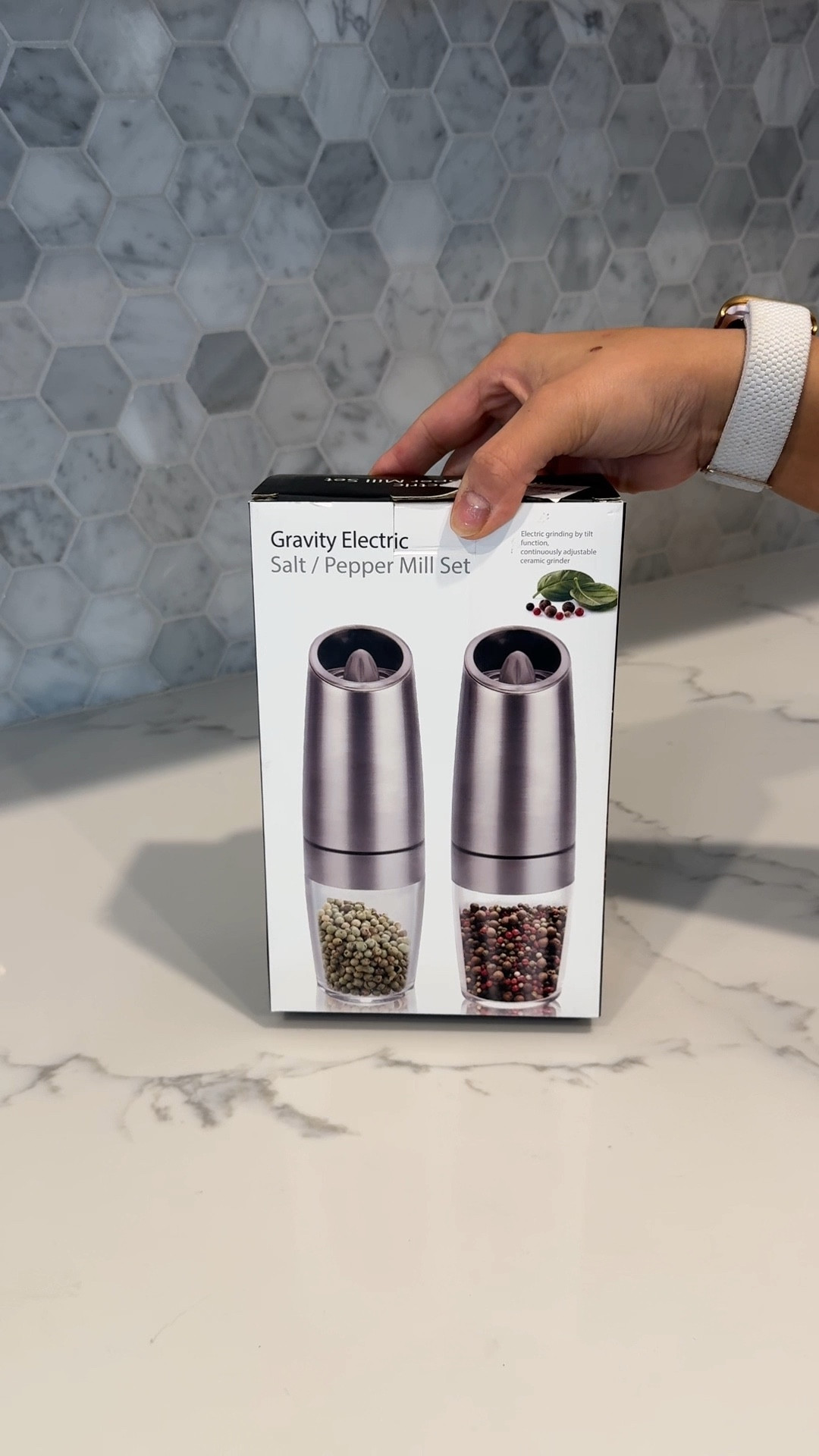Upgraded from a button press salt & pepper grinder to this baby 😍 Just turn and it will grind for you!


#electricsaltpeppergrinder #saltpepper #electricgrinder #saltpeppershaker #zerogravitysaltpepper

#LTKHome #LTKFindsUnder50 #LTKGiftGuide