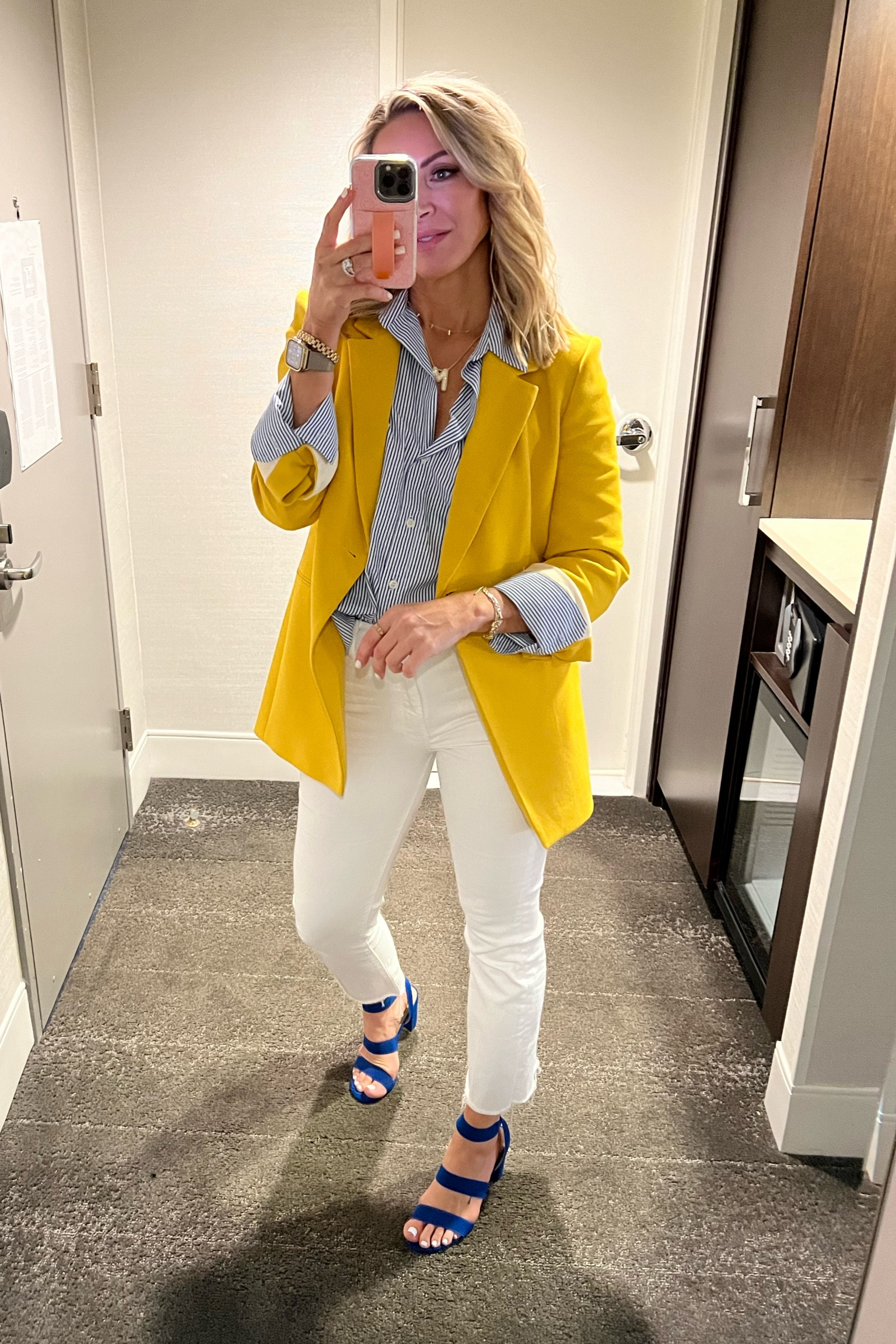 💛💙🤍



#LTKworkwear #LTKstyletip #LTKshoecrush