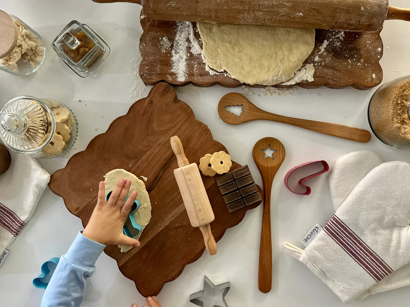 Euro Holiday Spoon Set, Beechwood | etúHOME