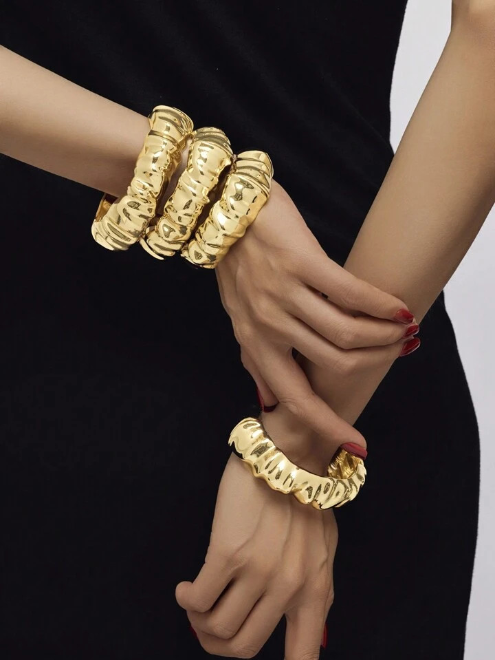 1pc Fashionable Exaggerated Punk-Style Wavy Retro Metal Statement Cuff Bracelet For Women, Suitab... | SHEIN