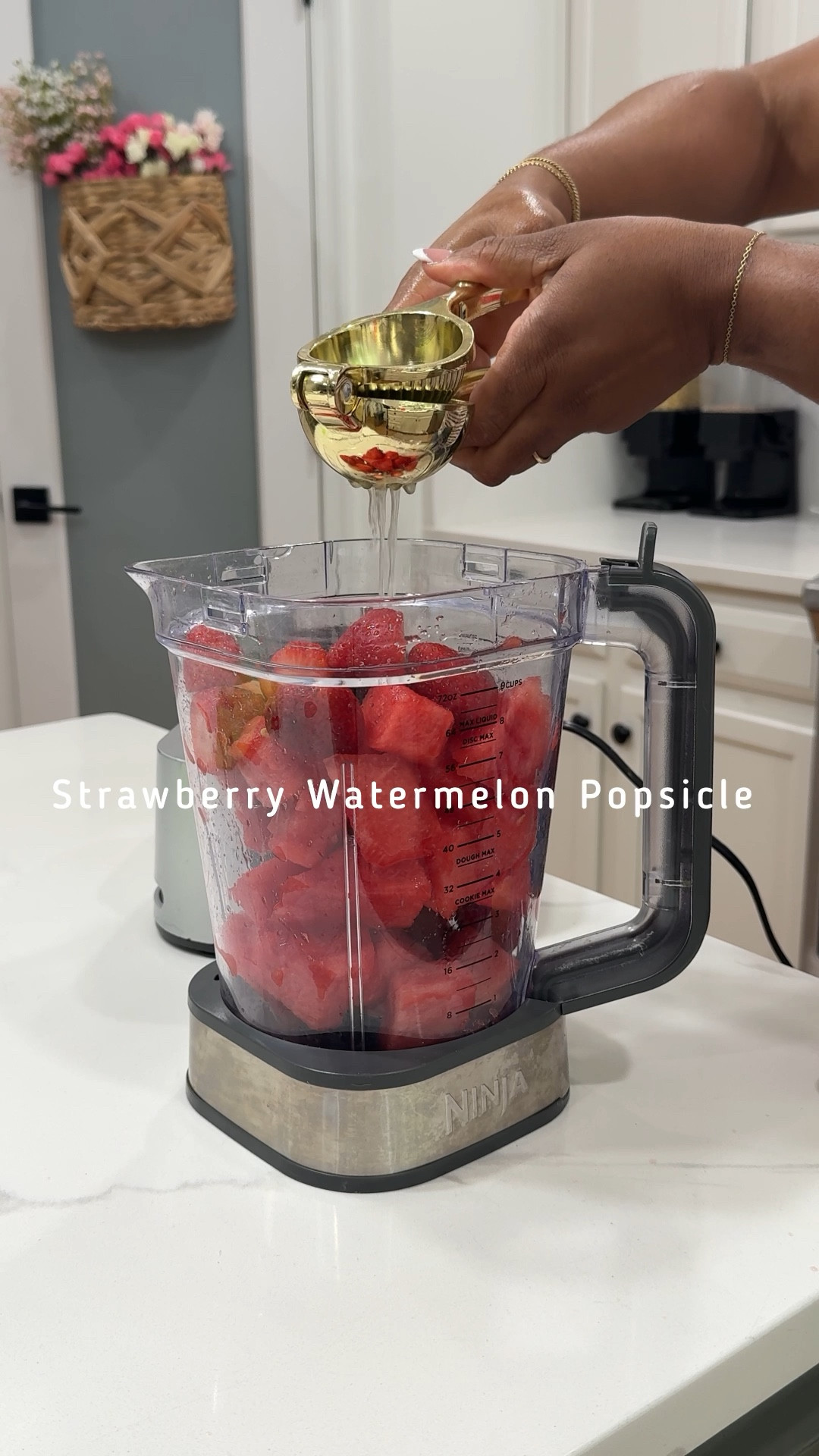 These popsicle molds are the best! #amazonfinds #popsicles 