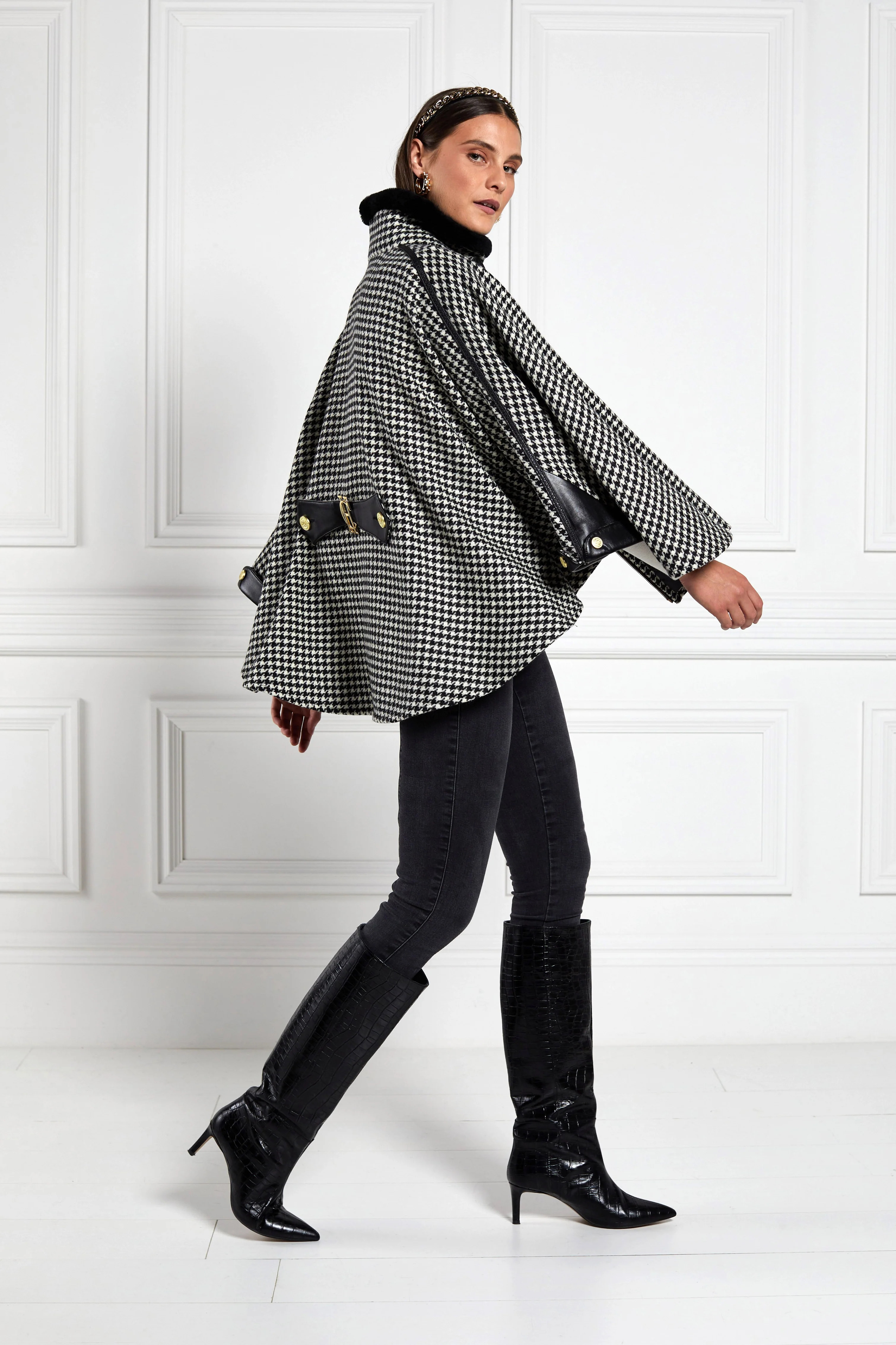 Chiltern Cape (Houndstooth) | Holland Cooper