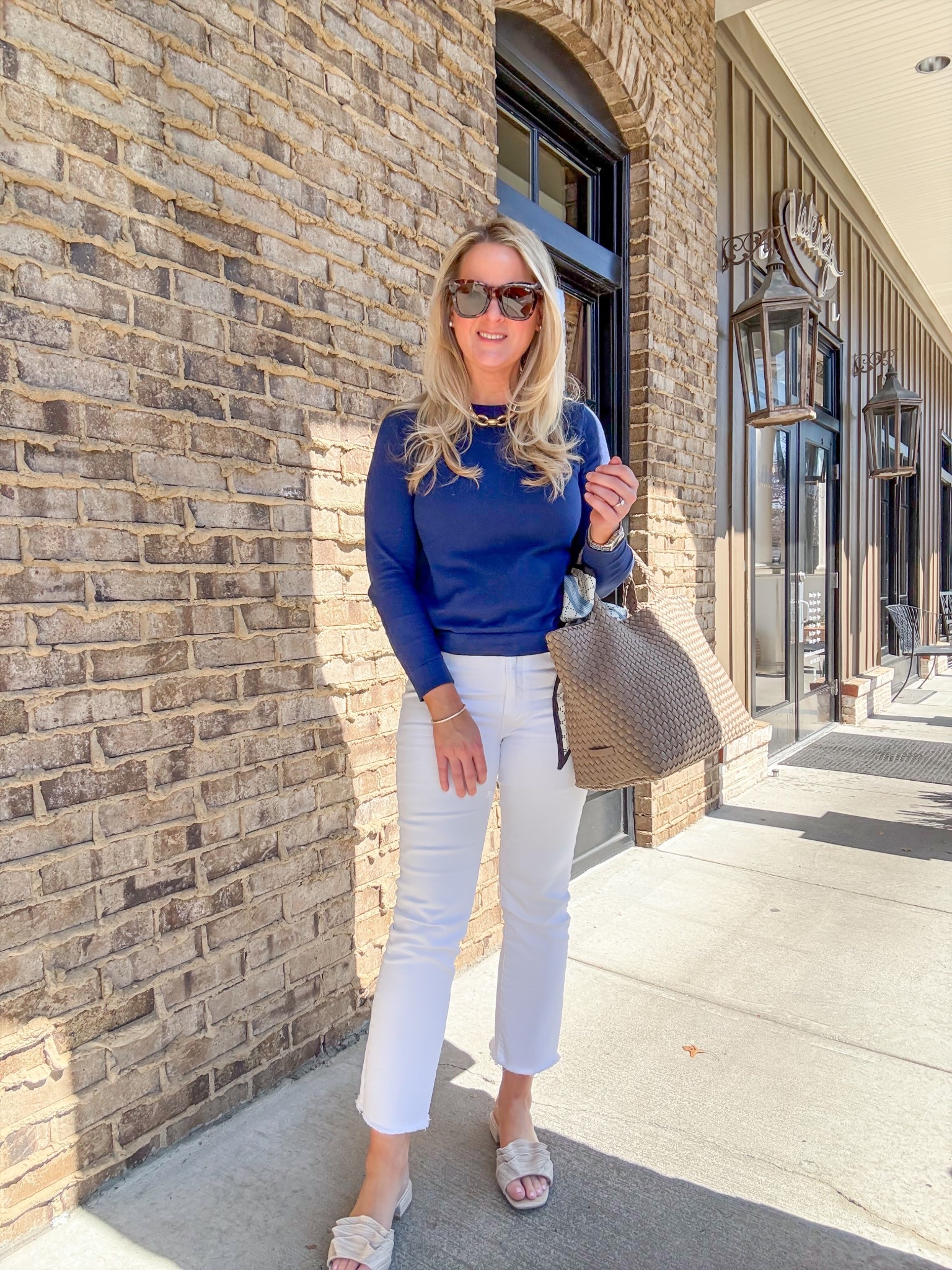 A spring sweater that’s not too thick but not too thin and is also true to size! 

Spring outfits, spring workwear, spring tops, spring, white jeans, white pants, work outfits, casual outfits

#LTKFindsUnder50 #LTKWorkwear #LTKStyleTip