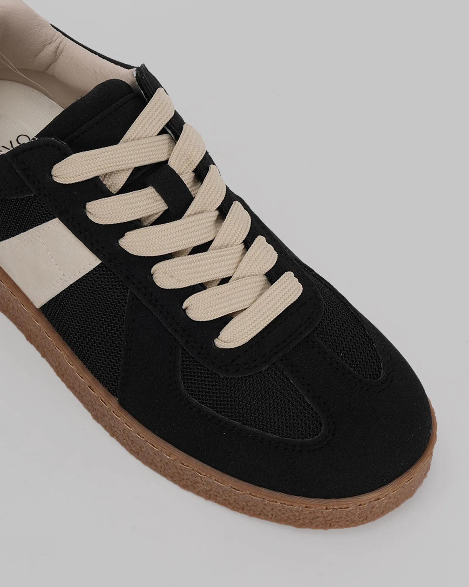 CALVEN BLACK Leisure Sneakers | Novo Shoes