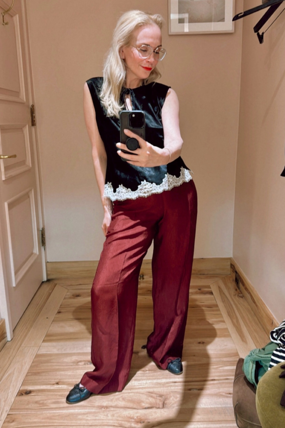 The top is on sale. Bought it to wear under my cropped leather jacket for an upcoming event. Bought the pants that already have in black. 