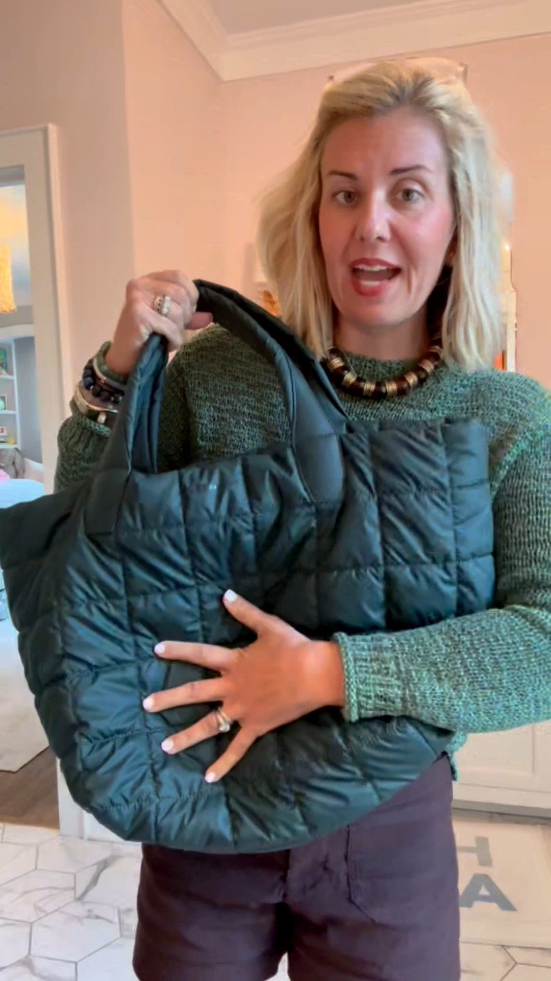 I’m so picky about my travel bags so I had to share Vee Collective’s Labor Day Sale! They are having a 20% off sitewide sale!! ￼