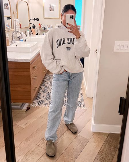 My kind of everyday casual outfit! I love this oversized hoodie, wearing a small. These lowpro Levi’s jeans are so comfy and love the light wash! And the Birkenstock clogs are so fall must have! 


#LTKSeasonal #LTKshoecrush #LTKstyletip