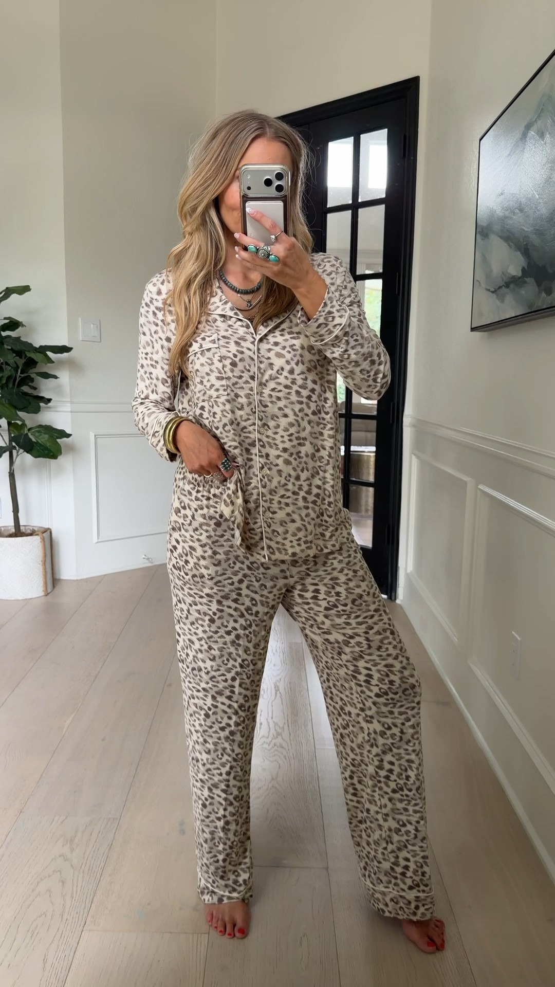 ✨SCROLL TO SHOP✨