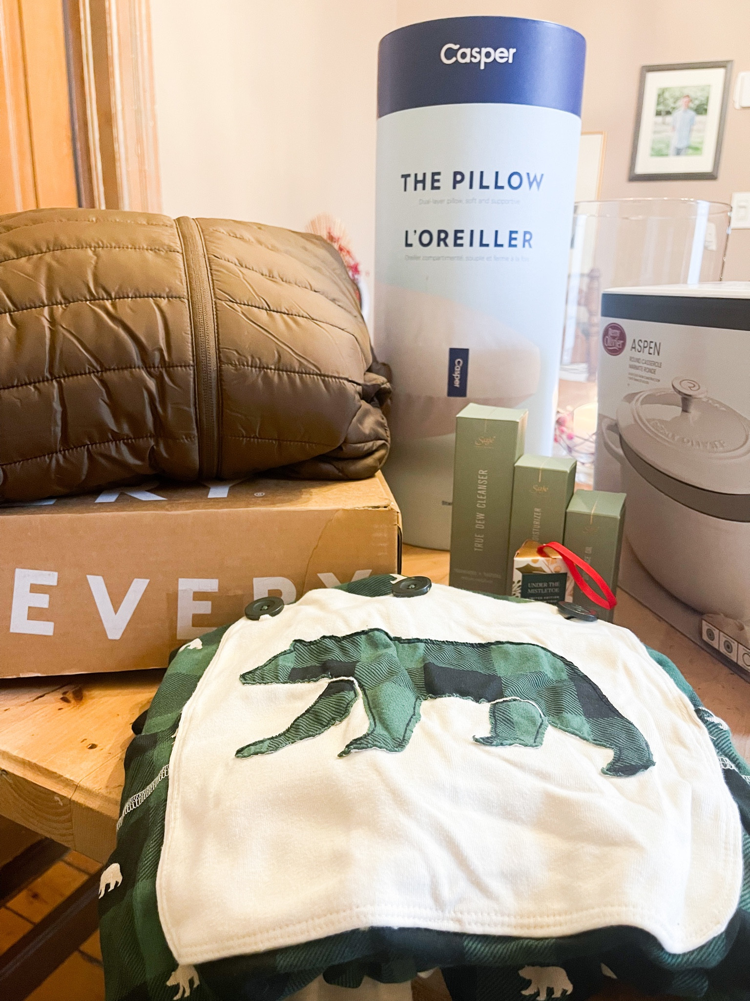 Holiday Gift Guide now on Tiktok! ✨🎁🎄

1. Puffer Vests for Winter
2. Casper Dual- Layer pillow
3. LOVEEVERY play kits 
4. Clean Skincare by Saje Wellness
5. Matching Christmas Pjs by Little Blue House
6. Dutch Oven 

#LTKfamily #LTKSeasonal #LTKHoliday