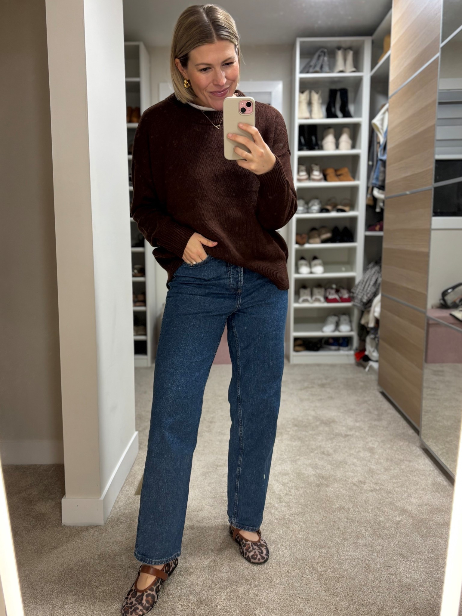 Classic, simple sweater + jeans combo 🙌🏻 

Sweater- size medium 
Jeans- size 6

#LTKFindsUnder50 #LTKSeasonal #LTKStyleTip