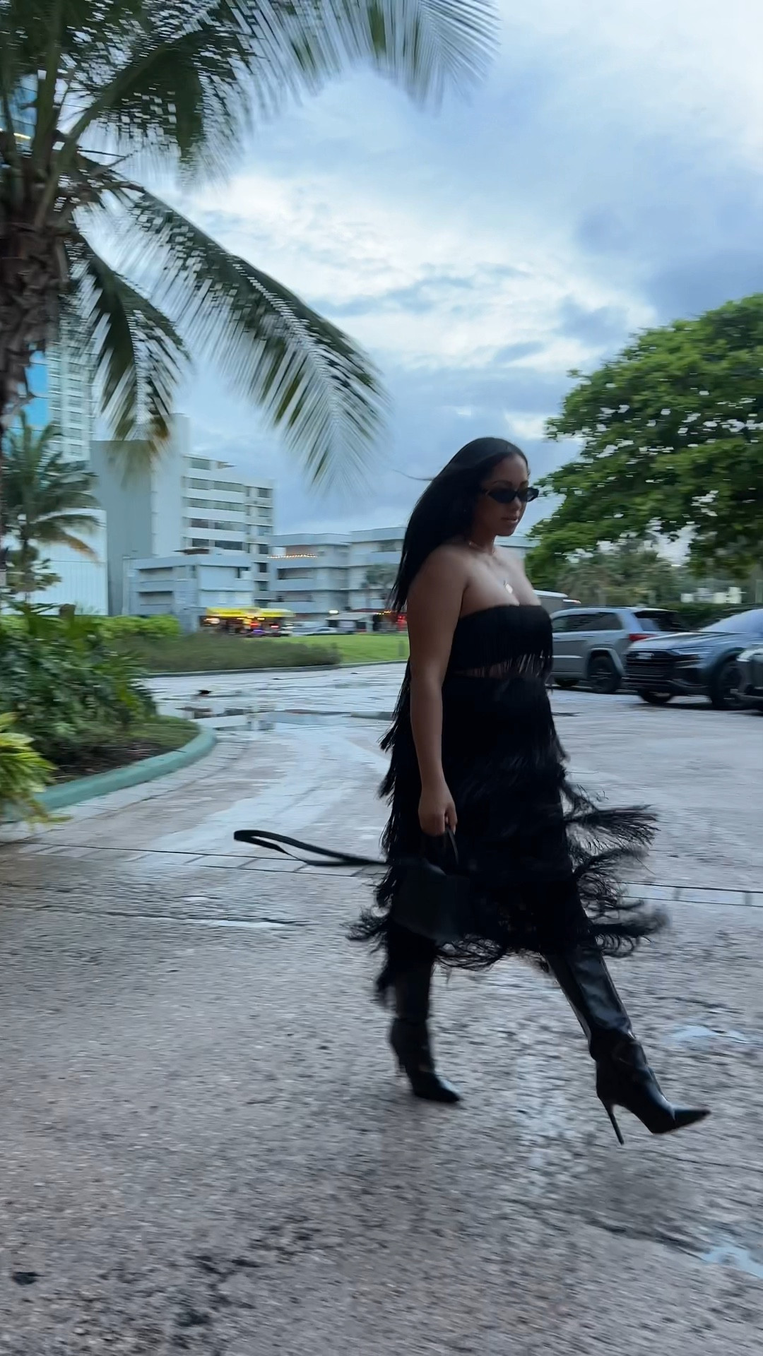 My best friend got me this beautiful fringe two piece set. I’ve paired it with lace up heels but last night I wore it with knee-high croc boots and felt 🔥🔥

I wore some black sunnies with a black purse to keep it sleek.

#LTKfit #LTKcurves #LTKtravel