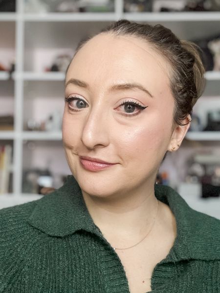 An easy and glowing makeup look! A cat eye is always one of my favorite things to do! 

#makeup #makeuplook #cateye #easymakeup #affordablemakeup

#LTKHoliday #LTKfindsunder100 #LTKbeauty