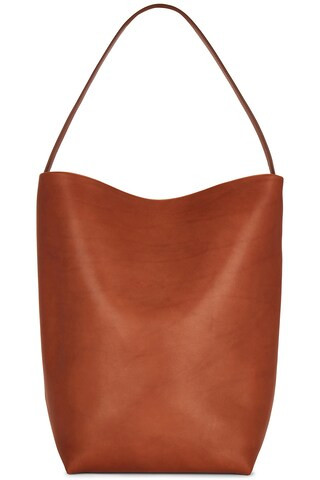 The Row TOTE-BAG PARK in Dark Cuir PLD - Brown. Size all. | FWRD 