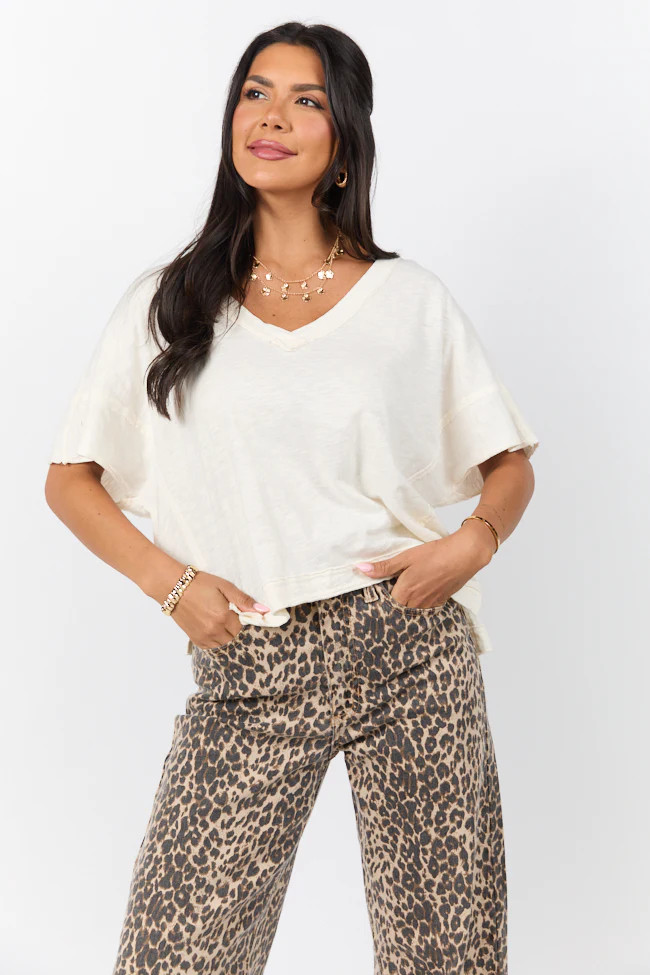 Rooted Essential Cream V-Neck Tee | Pink Lily