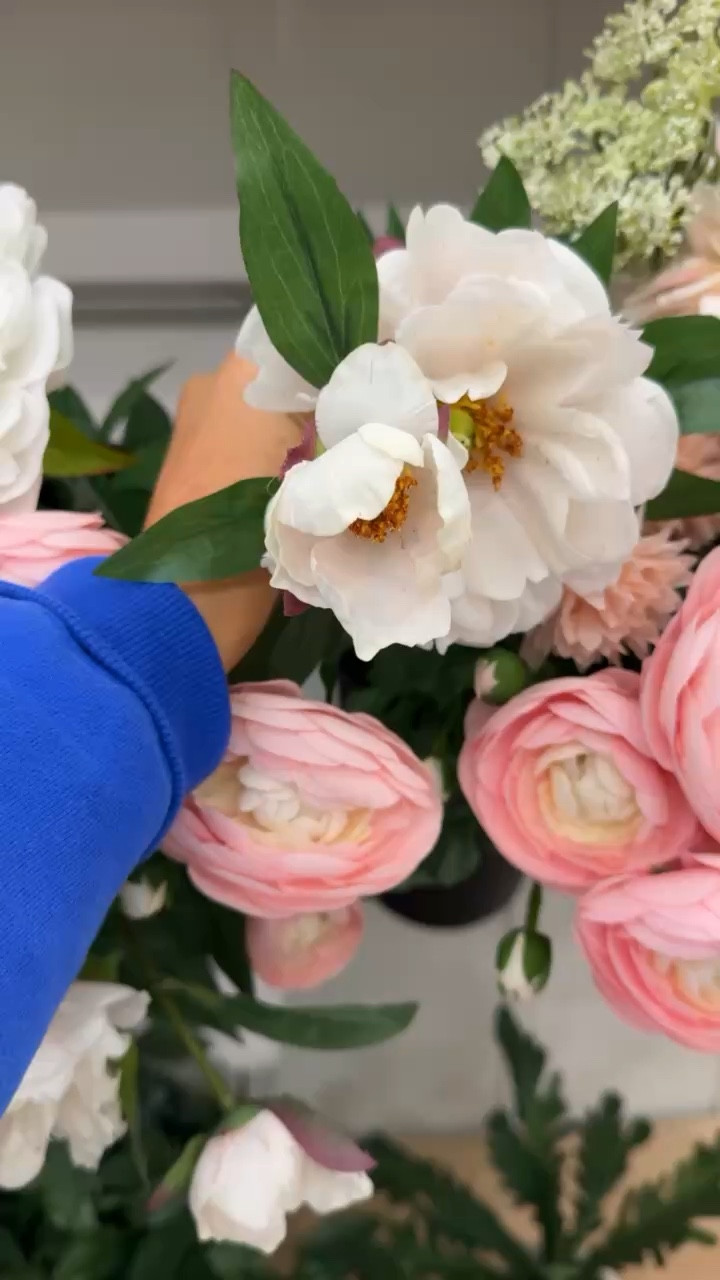 These faux florals are so pretty for a simple spring refresh 🌸 The soft colors and realistic look make them perfect for styling in a vase, on a coffee table, or as part of a centerpiece. Such an easy way to add a little fresh floral touch to your home for spring and summer.

#ltkhome #ltkfinds #springdecor #fauxflowers #homedecorfinds #springhome #floraldecor #homeinspo #neutralhome #targetfinds

#LTKHome #LTKSeasonal