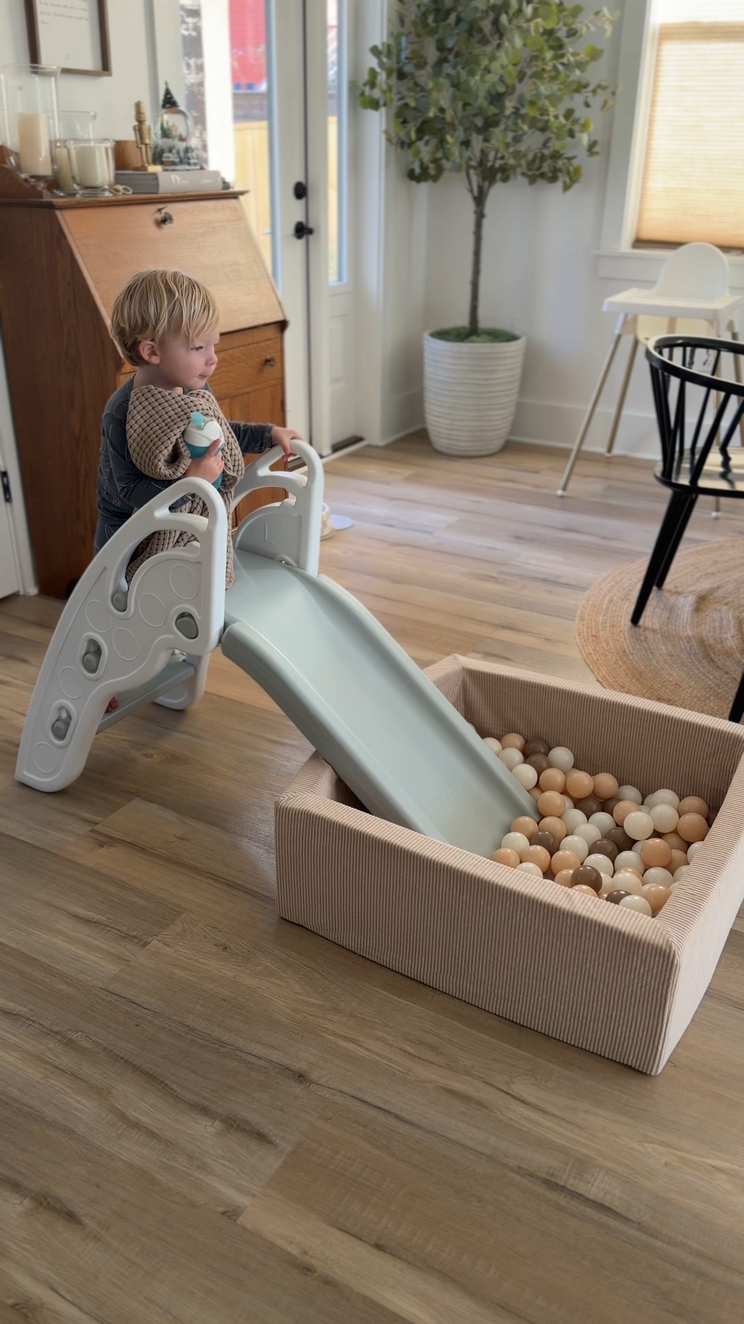 Toddler slide! 🛝



#toddlerfinds #amazonfinds #amazon 

#LTKGiftGuide #LTKSaleAlert #LTKKids