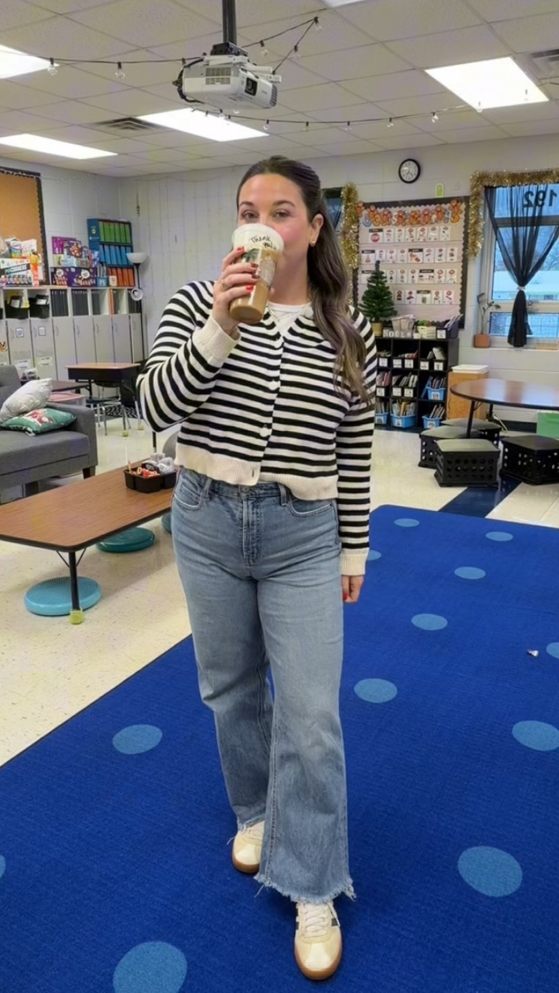 Casual jeans teacher outfitt

#LTKootd #LTKWorkwear #LTKMidsize