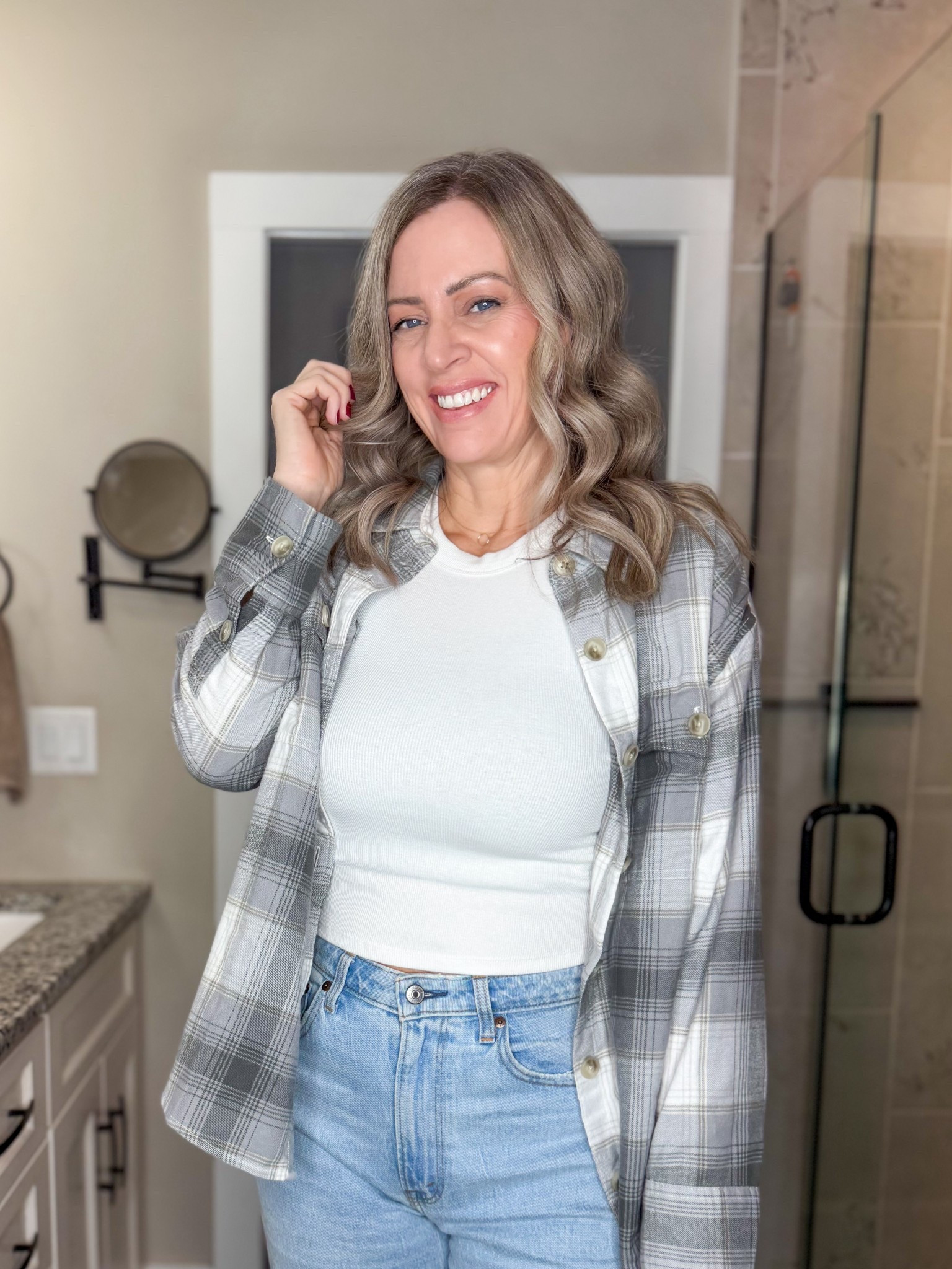 Loving this oversized flannel! I’m wearing a medium. 

Flannel shirt, plaid, casual outfit, winter fashion, American Eagle 

#LTKootd #LTKOver40 #LTKSaleAlert