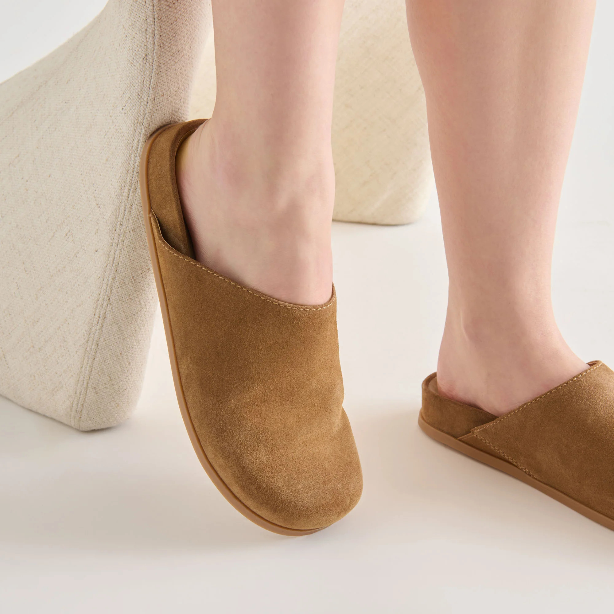 Joney Flats Lt Brown Suede | DolceVita.com