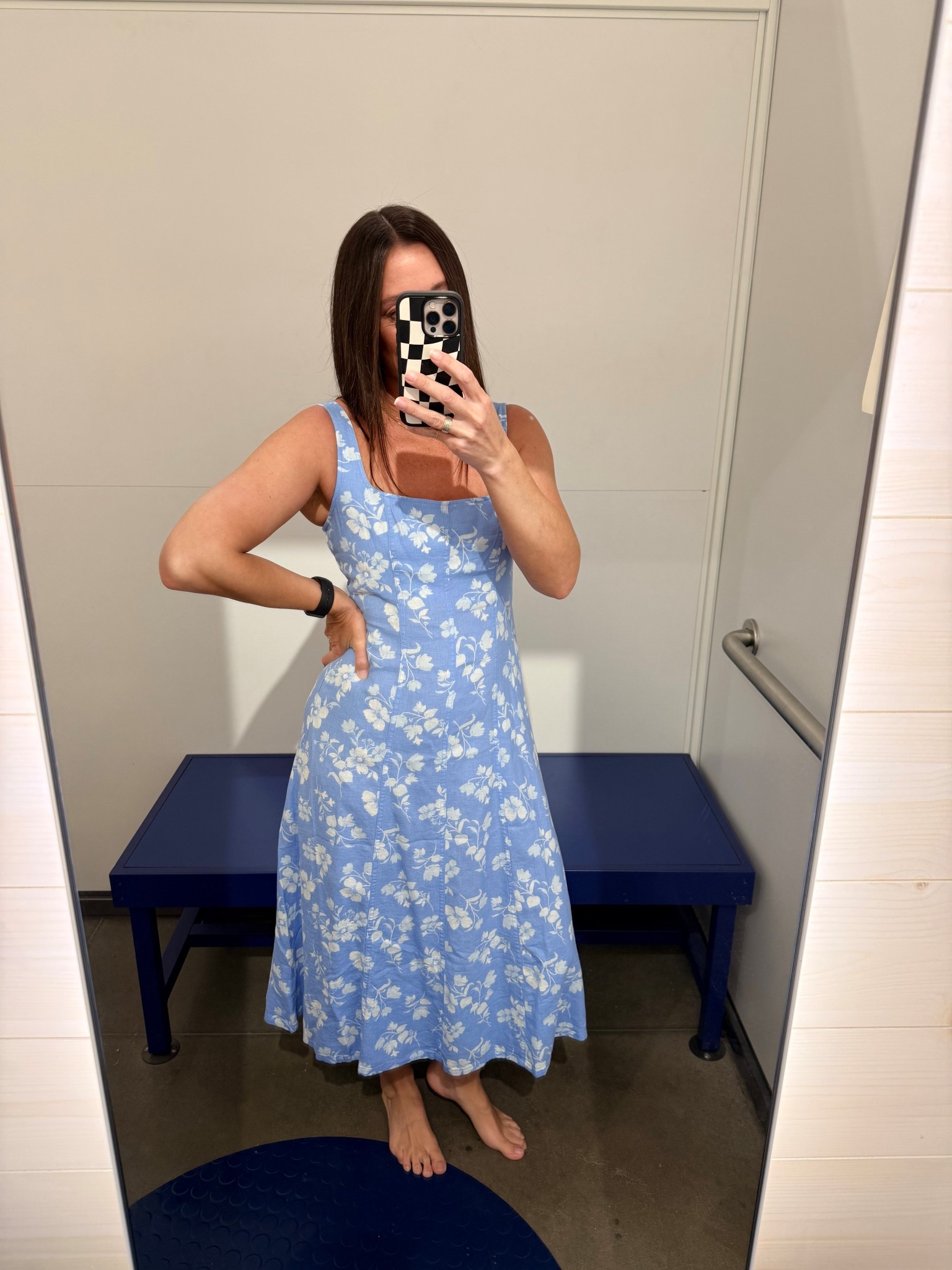 The spring dresses everyone is buying 💙

Flowy, flattering, and so easy to throw on, perfect for Easter, family photos, and all your spring plans.

Lightweight, non-clingy, and actually mom-life approved 🙌🏼

These are the kind of dresses you’ll wear on repeat.

Fit:
Size S
5’5” | 130 lbs
Small chest | broader shoulders | midsection carry

Tap to shop before your size sells out ✨

#LTKmomlife #LTKSaleAlert #LTKootd