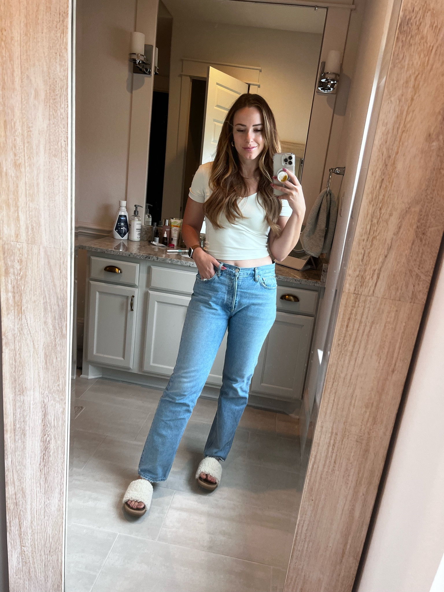 Comfy.
Easy.
Fall.
Fur slides. 
Agolde jeans.

#LTKSeasonal #LTKunder100 #LTKshoecrush