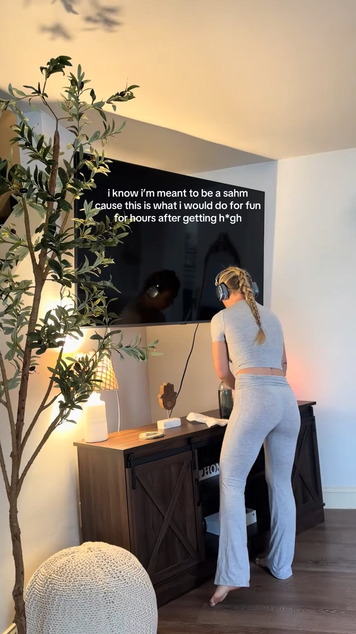 my cozy at home loungewear + non toxic cleaning supplies for home 🤭

#LTKHome #LTKootd #LTKvlog