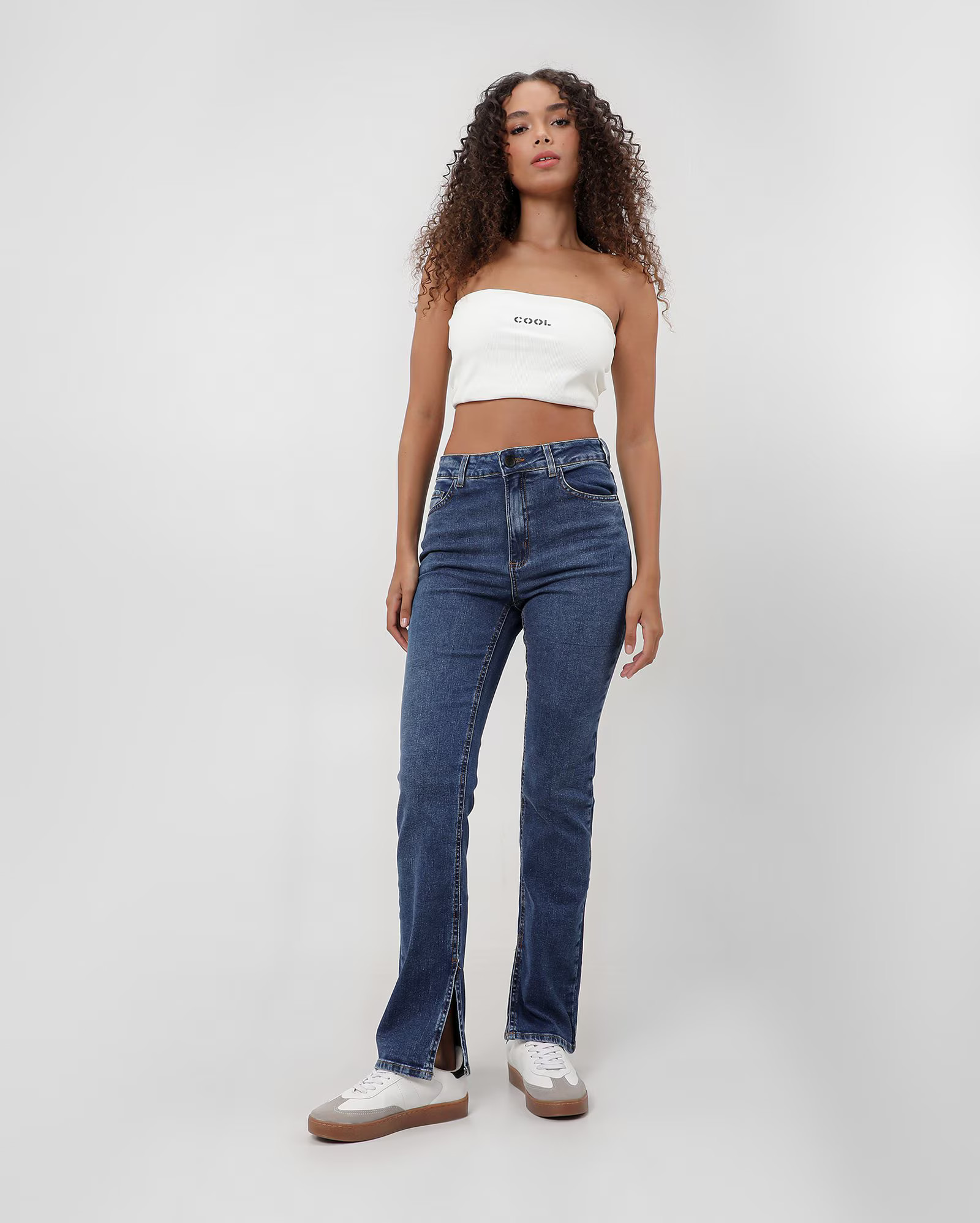 Calça jeans feminina slim flare cintura alta denim médio | Pool by Riachuelo | Riachuelo (BR)