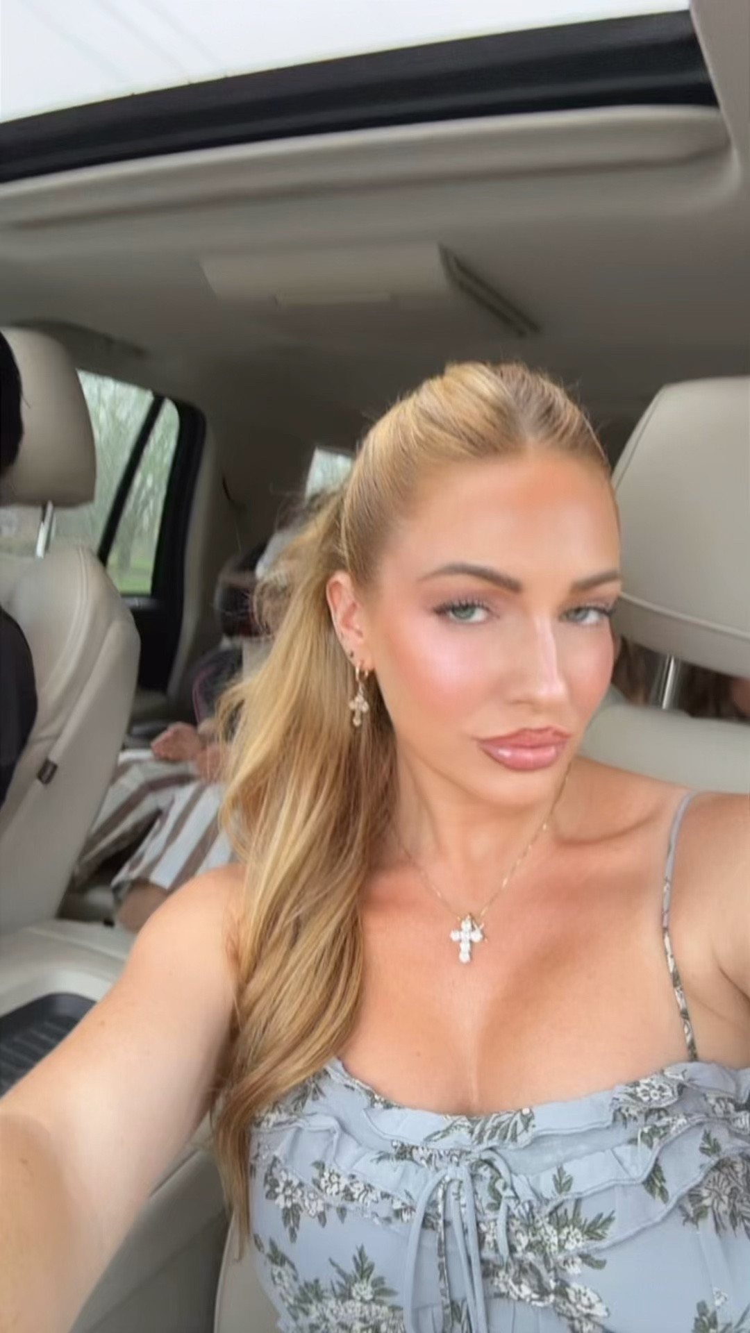 Cross necklace and earrings. The prettiest statement pieces!!

#LTKootd