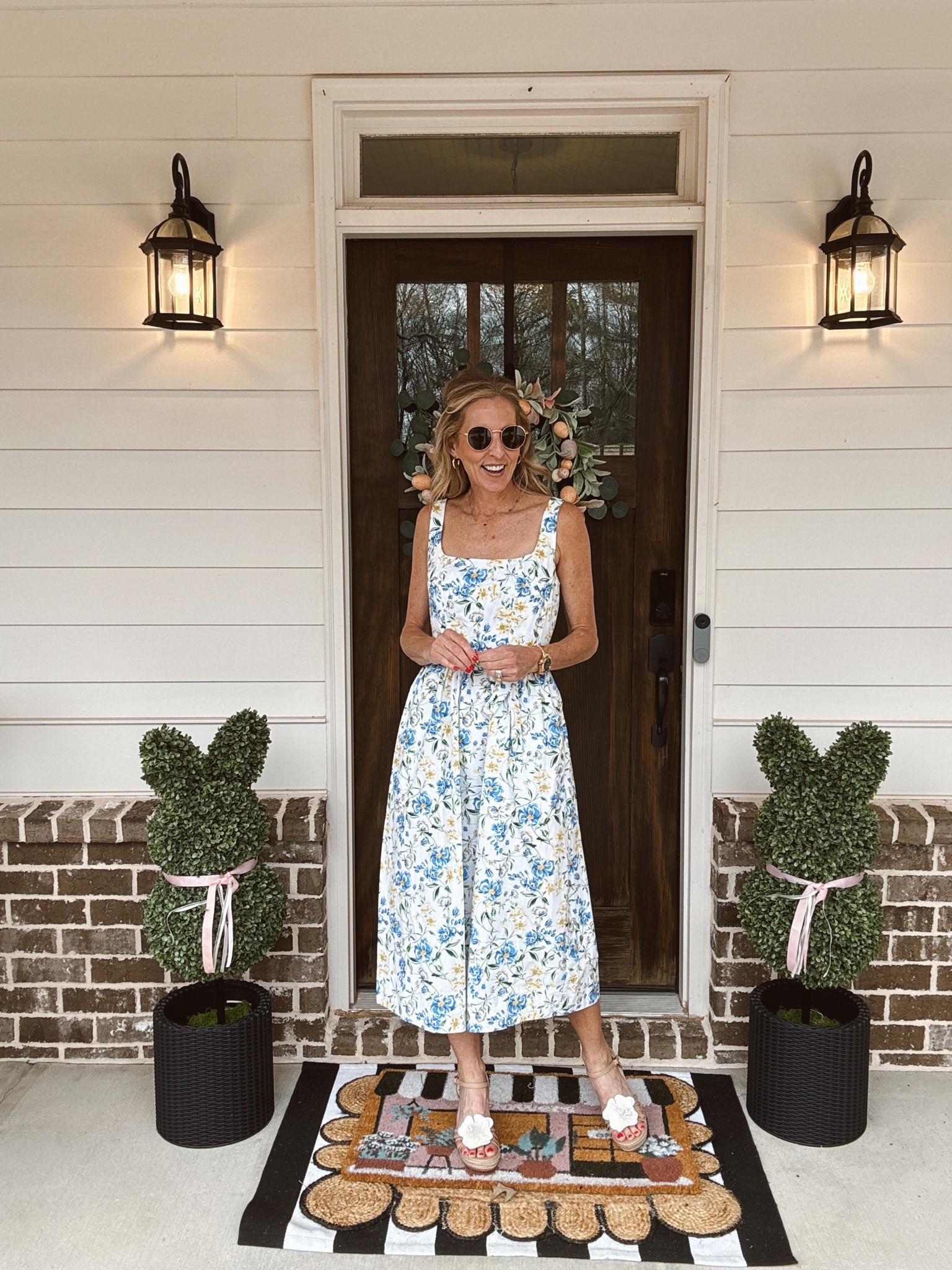 Walmart spring fashion has clearly arrived AND It won't take your vacay money! I'm so excited to partner with @walmart to share this new spring styles under $35. Perfect for everything you have planned this Spring. Comment WALMART, and I'll send you all the links before they sell out! 

Dress is $32- Wearing an extra small in all- I am 5'5 for reference. Exclusively at Walmart.

#WalmartPartner #walmartstyle @Walmartstyle @shop.Itk #Itkootd #Itkseasonal #Itkgrwm