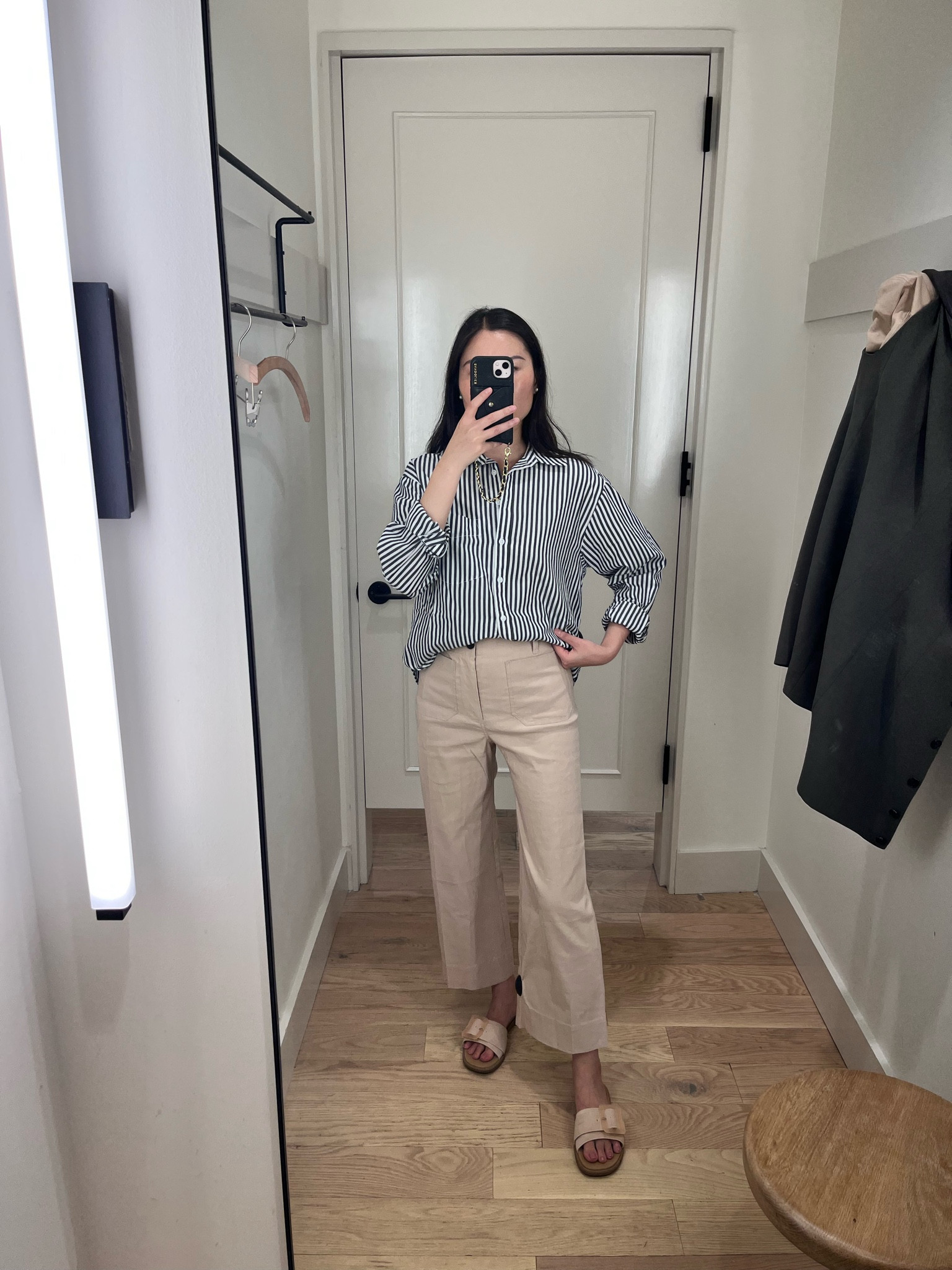 Super comfy cropped flare ankle pants that are light enough for summer and early fall. I’m wearing size 26 here but sized down to 25 because there is a generous stretch. 

#LTKFindsUnder100 #LTKSeasonal #LTKWorkwear