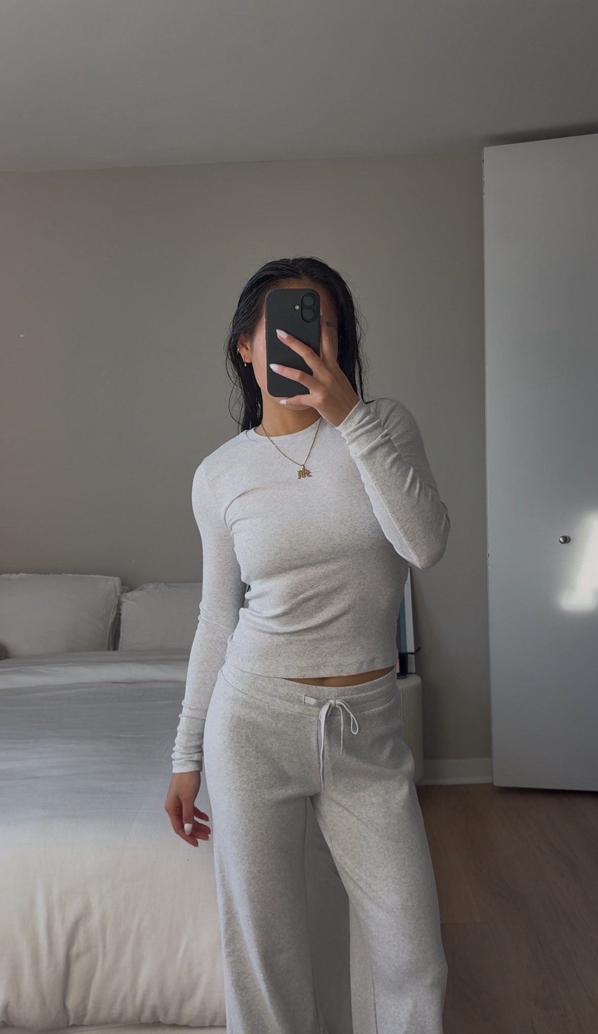 Comfy fit wearing XS in both