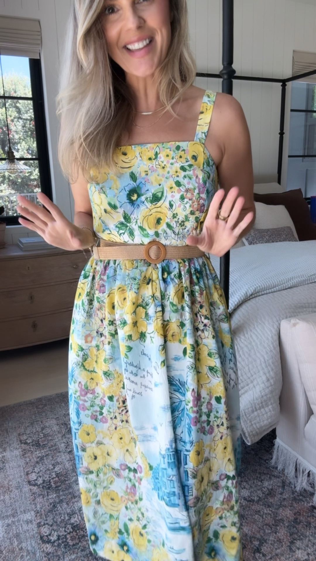 Feel like this would be the perfect summer vacation dress, especially if you have a European vacation coming up! ￼