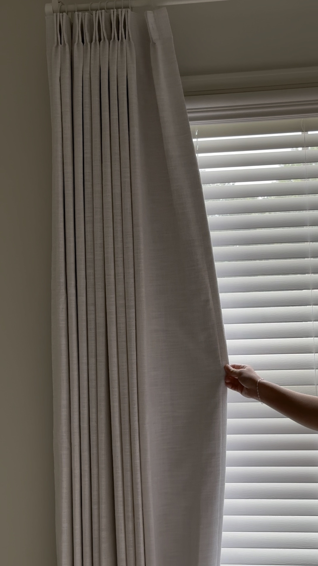 Guest bedroom #twopagescurtains #linen #ltkhome #twopageshome 

#LTKhome #LTKstyletip