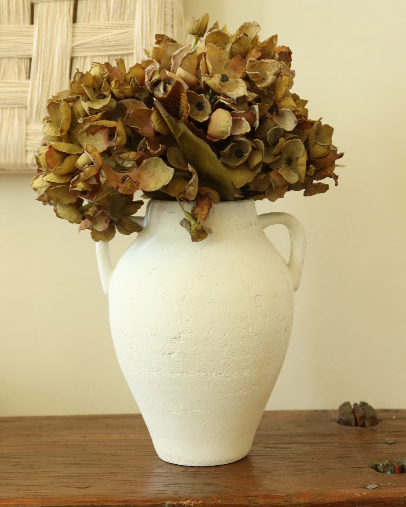 The CUTEST faux hydrangeas!!
Green color- one bunch! 

So lifelike and beautiful 

Fall florals fall flowers fall styling 

#LTKFindsUnder50 #LTKSeasonal #LTKHome