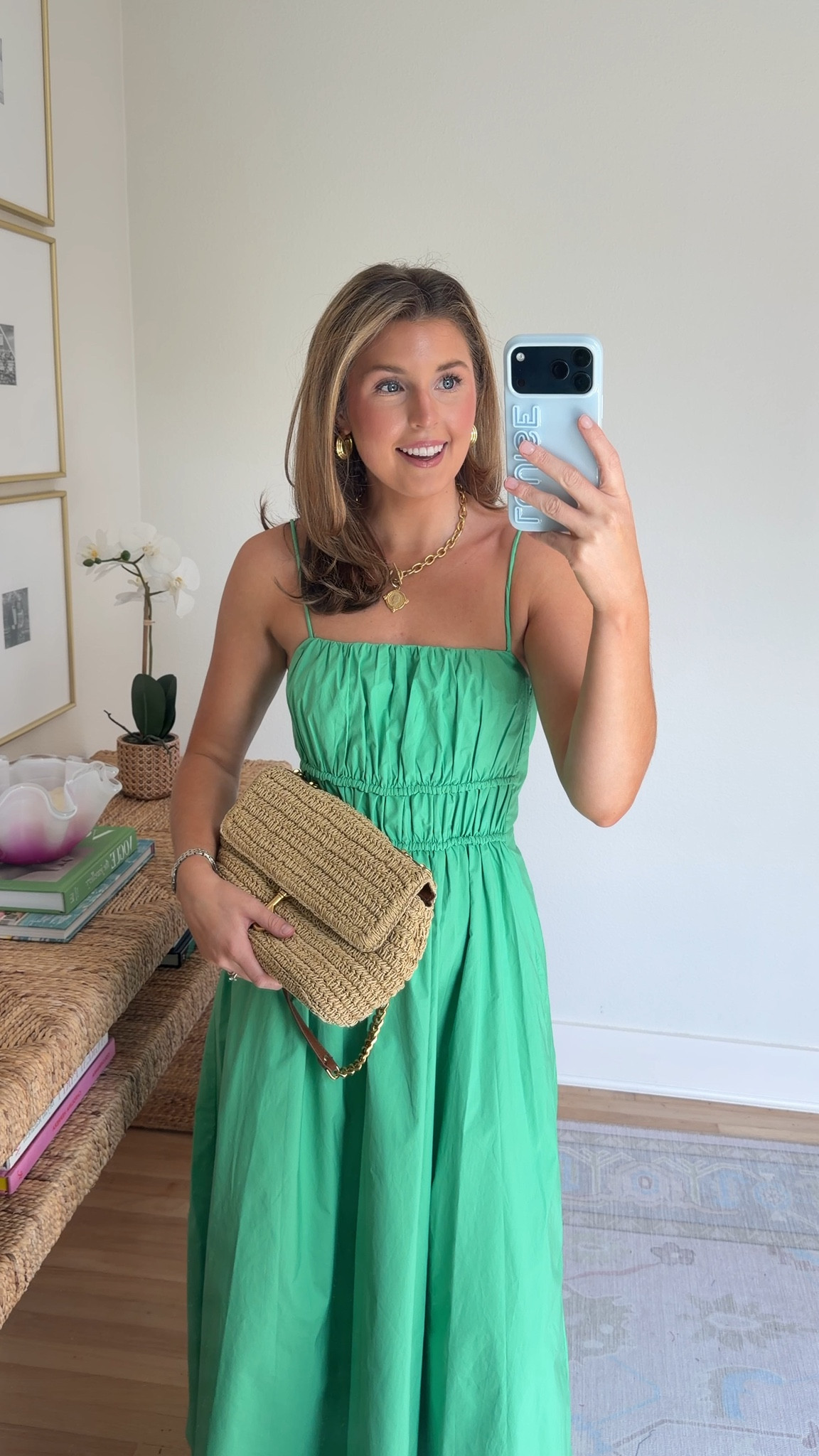 Cute casual summer fit! Wearing a S

Summer date night // date night outfit
