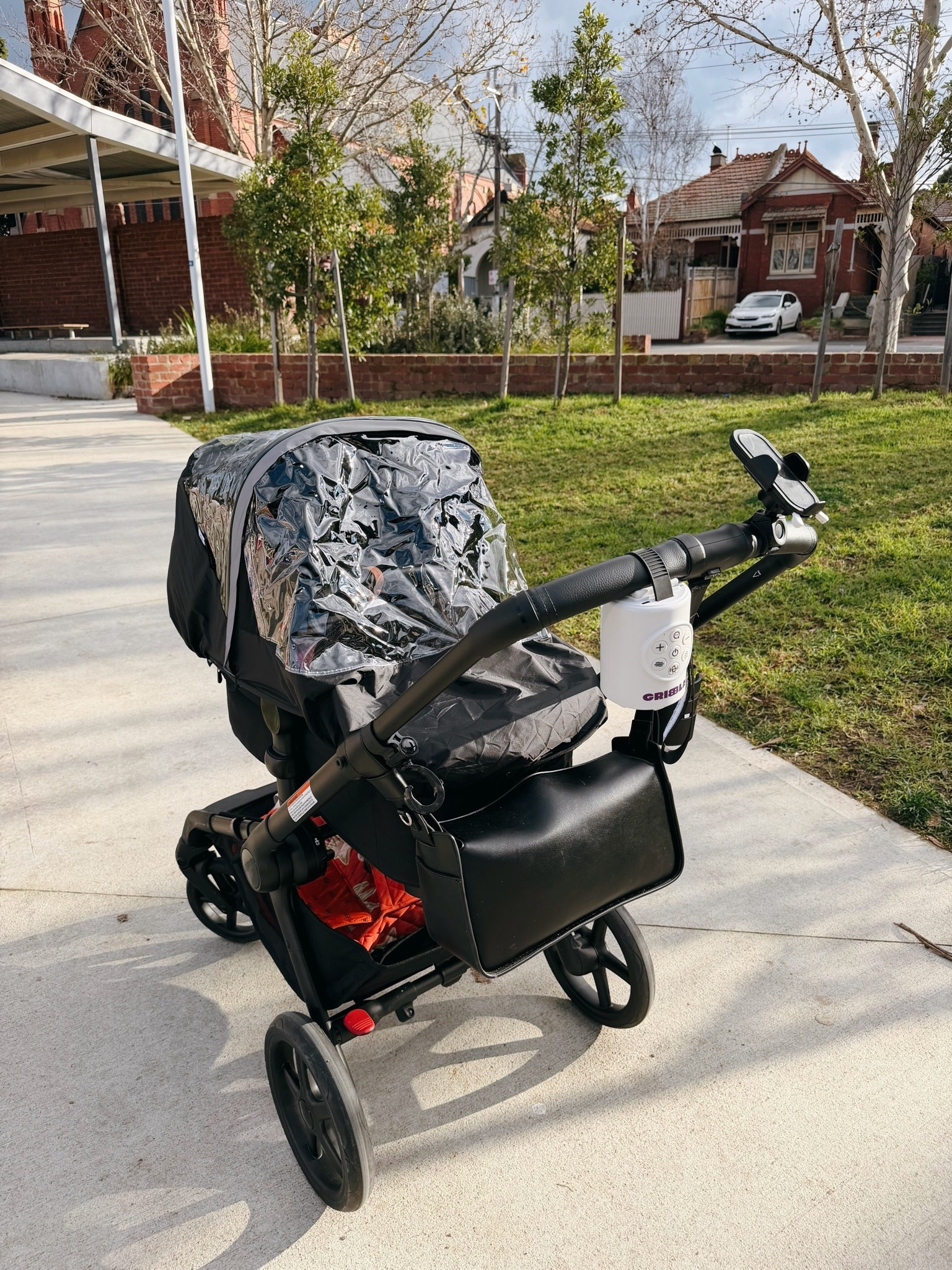 Fully decked-out pram for the winter babies. ❄️