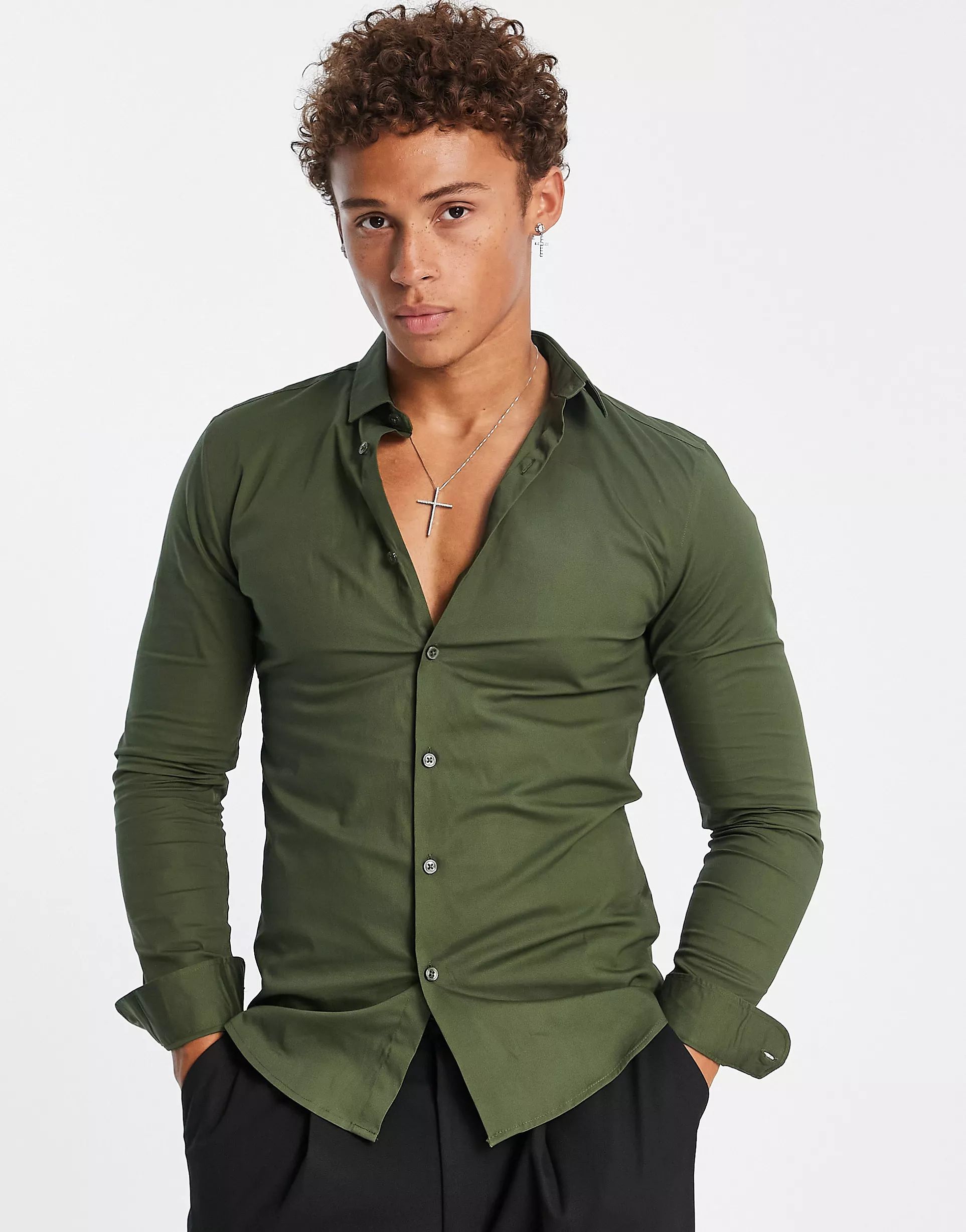 New Look muscle fit poplin shirt in light olive | ASOS (Global)