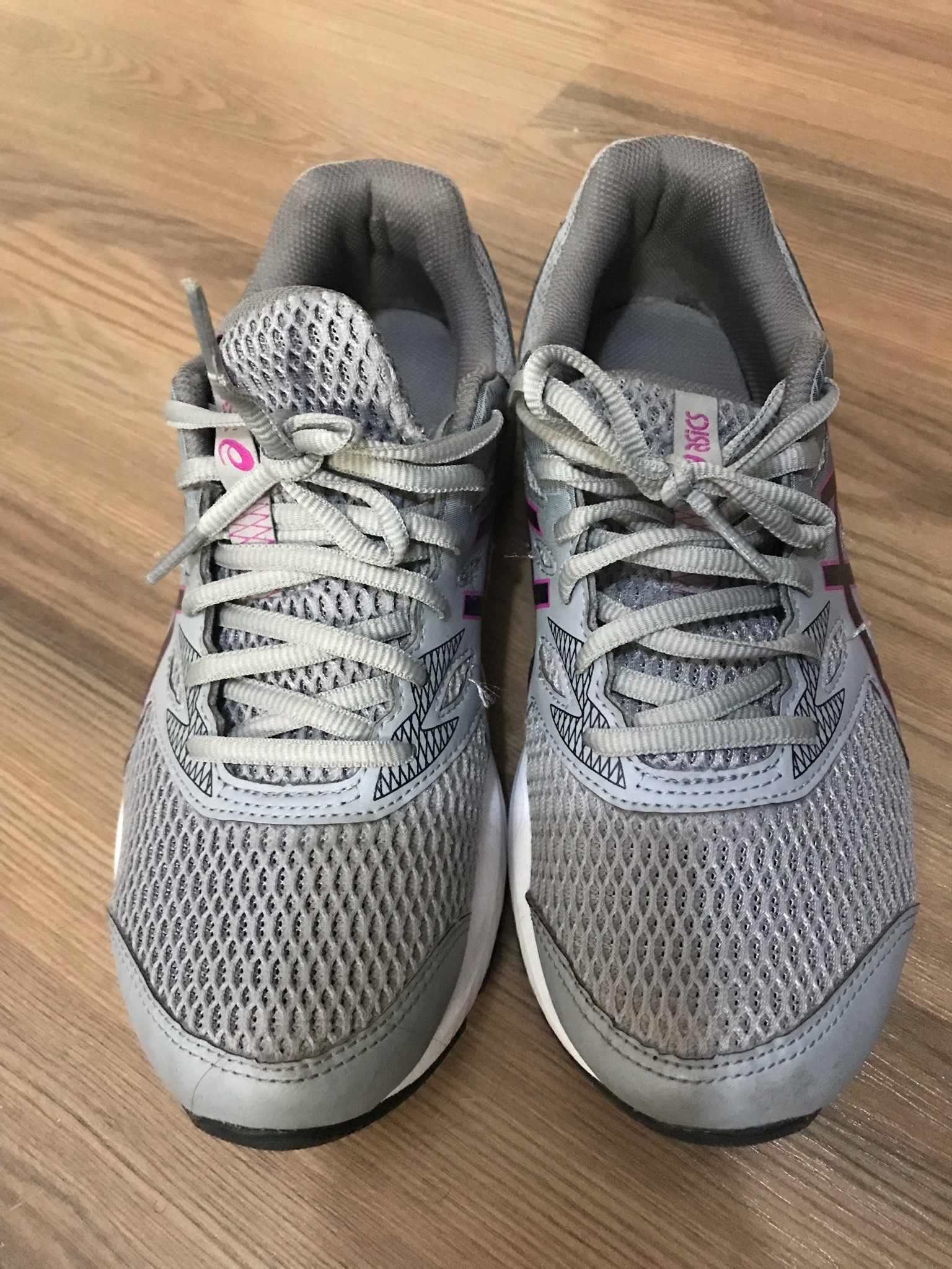 Eu adoro usar tênis tanto para academia quanto pra o dia a dia .

Esse é o meu queridinho que eu ano para malhar confortável e com amortecimento ele deixa os pés bem levinhos .

#LTKActive #LTKsalealert #LTKfitness