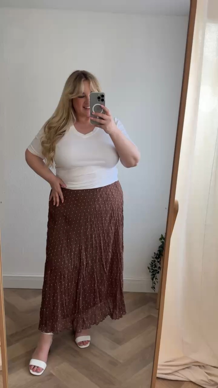 Clean Look 🤎

Code: tropical15 
15% auf alles 

in DE Webshop und App; nur einmalig je Kund*in einlösbar; gültig ab heute Mittag bis einschließlich Sonntag 10.5

#plussizefashion #rock 

#LTKspring #LTKplussize #LTKdeutschland