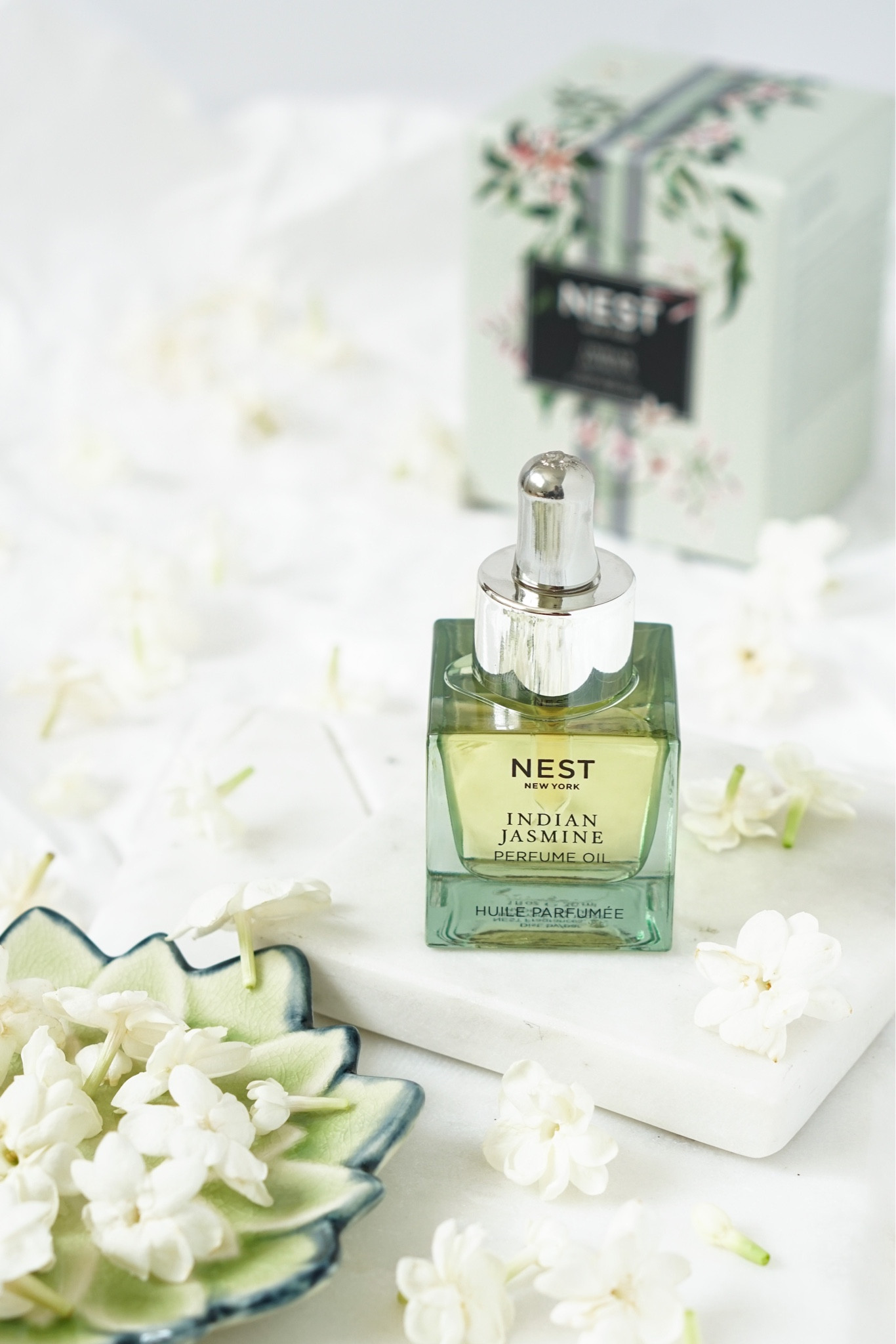 Indian Jasmine Perfume Oil is a nourishing perfume oil made with an intense Jasmine absolute. Smells DIVINE!! Mix with body creams or lotion or use it on its own as fragrance. 

#dazzlensparkle #perfumeoil #fragranceoil #fragrance

#LTKfamily #LTKbeauty #LTKGiftGuide