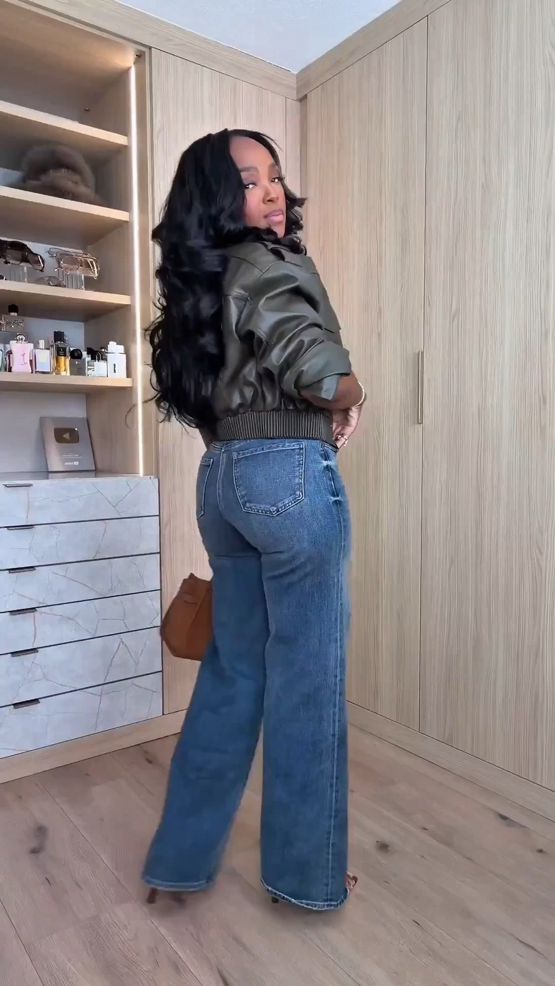 COOL MOM, BUT MAKE IT FALL. 🍂

The easiest way to make jeans feel instantly more put-together? Add a cropped jacket and a structured bag. Perfect for school drop-off, errands, lunch dates or anywhere you want to look polished without being overdressed.

cool mom outfit, fall mom style, elevated casual outfit, cropped jacket outfit, wide leg jeans outfit, everyday fall style, chic mom fashion, petite fall outfit, casual lunch outfit, denim outfit ideas

Scroll to shop! ✨ Everything from this look is linked below. 👇🏽

Wearing: Size Small | 5’4” | 140 lbs

📲 Download the FREE LTK app & follow me (@kirasfashionfinds) to shop all my daily finds.

#LTKPetite #LTKootd #LTKStyleTip